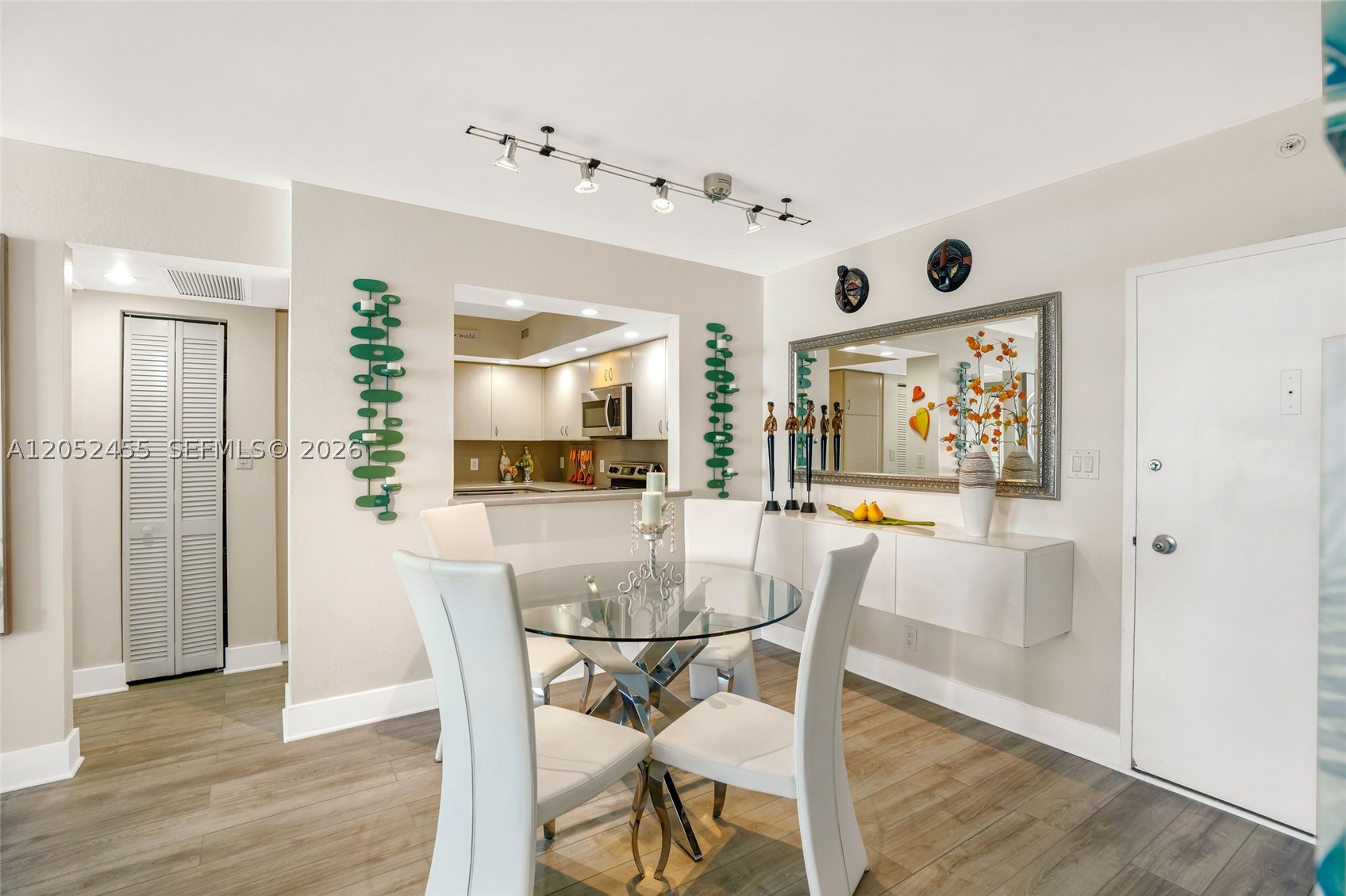 5600 CONDO - Residential Lease
