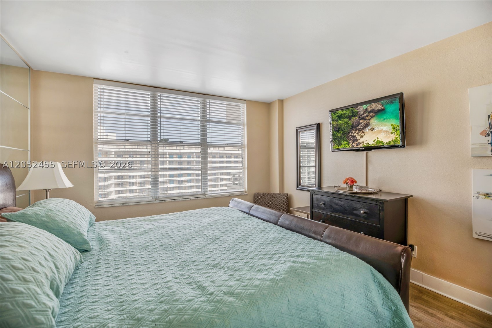 5600 CONDO - Residential Lease