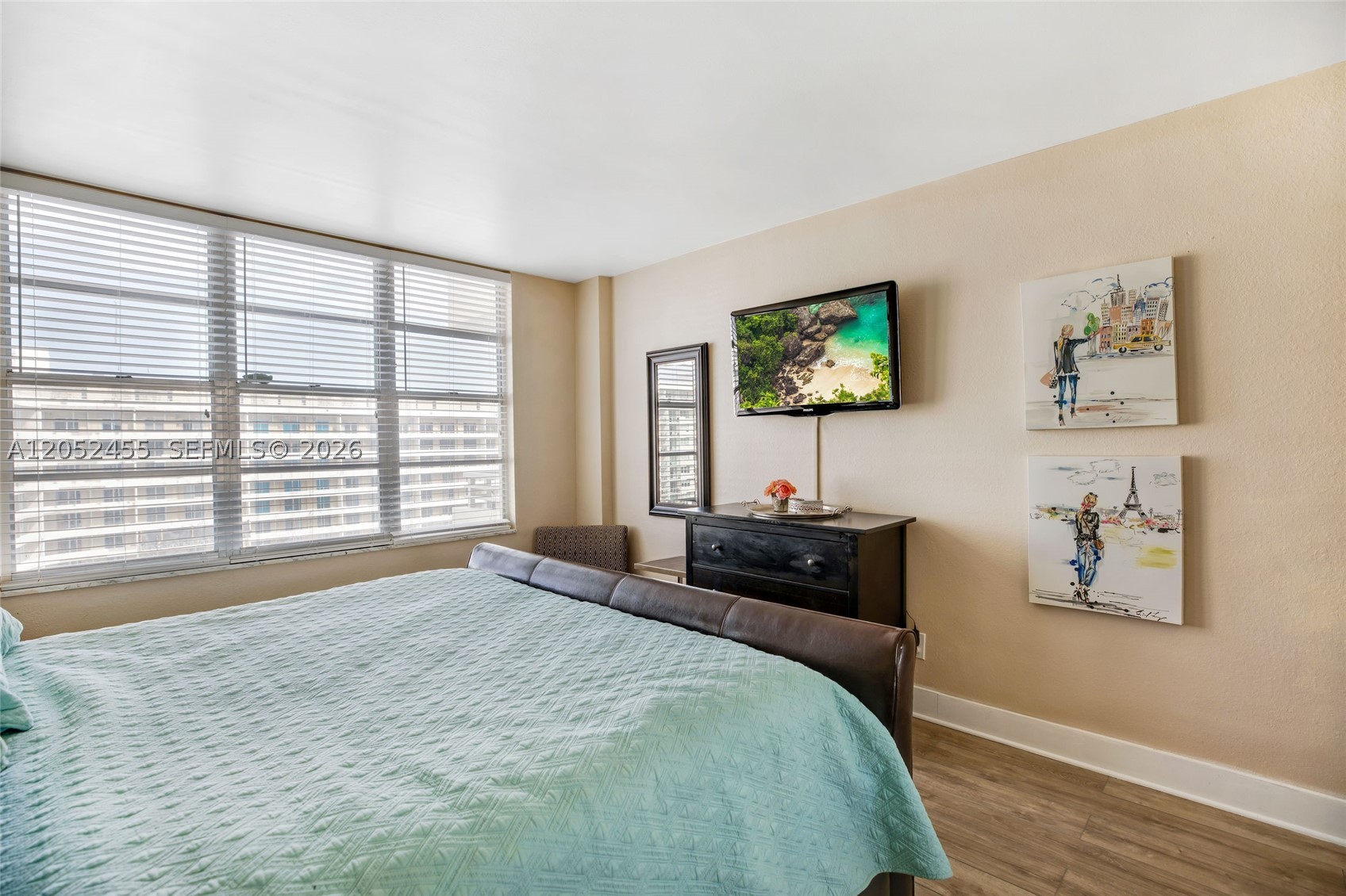 5600 CONDO - Residential Lease