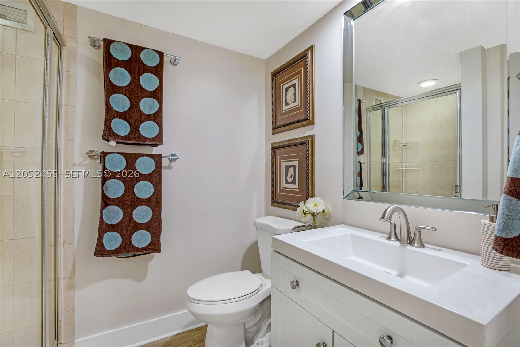 5600 CONDO - Residential Lease