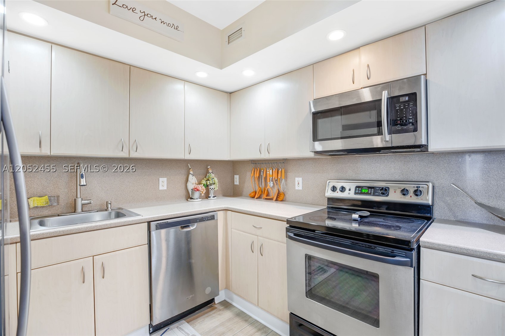 5600 CONDO - Residential Lease