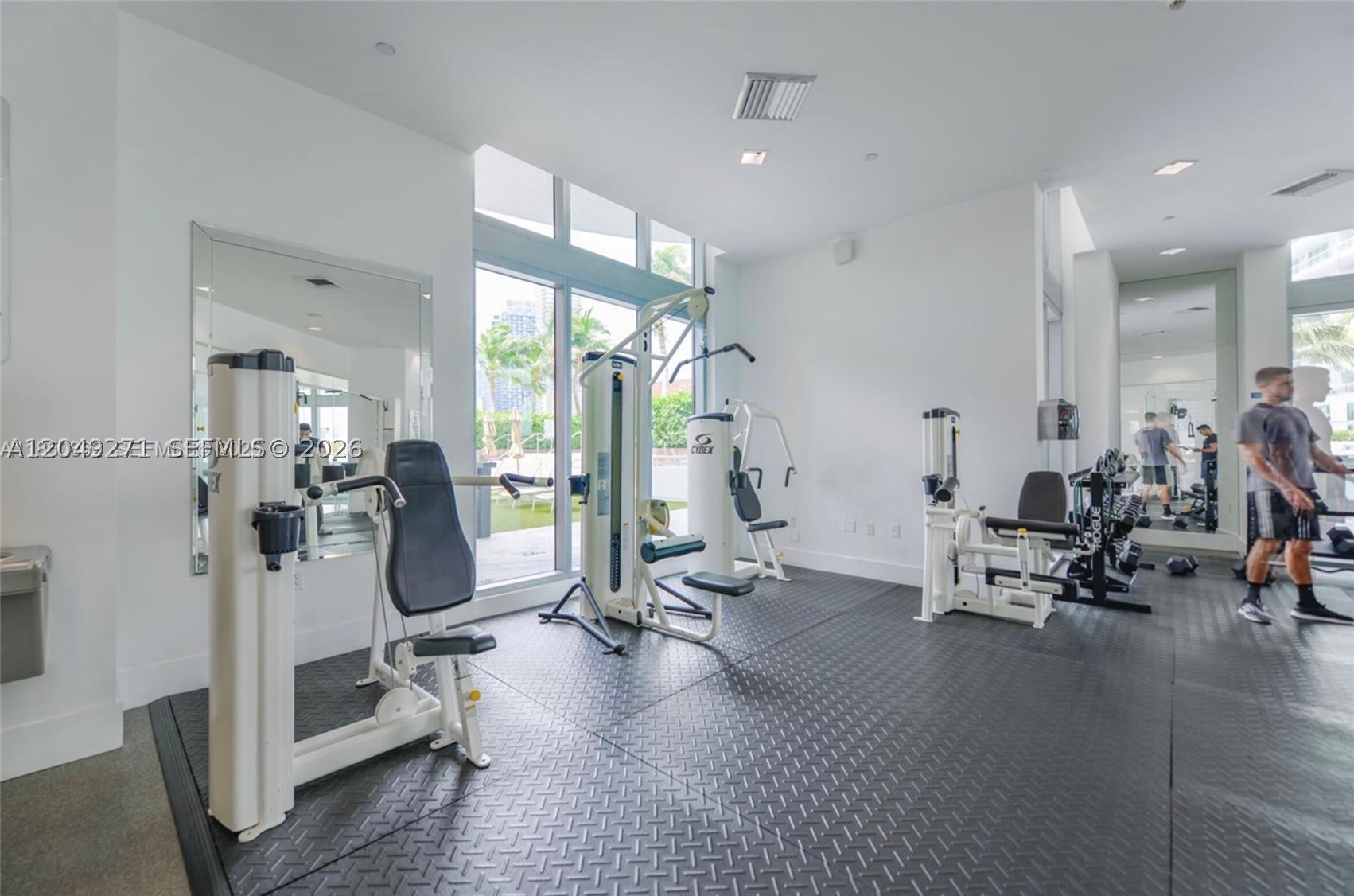 WIND CONDO - Residential Lease