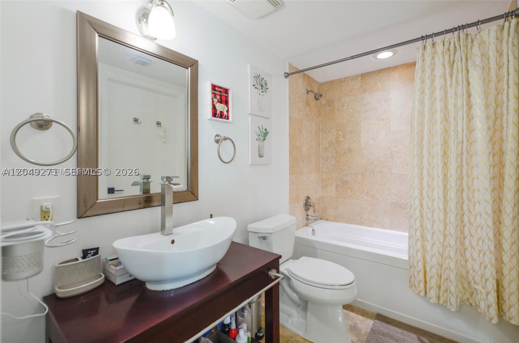 WIND CONDO - Residential Lease
