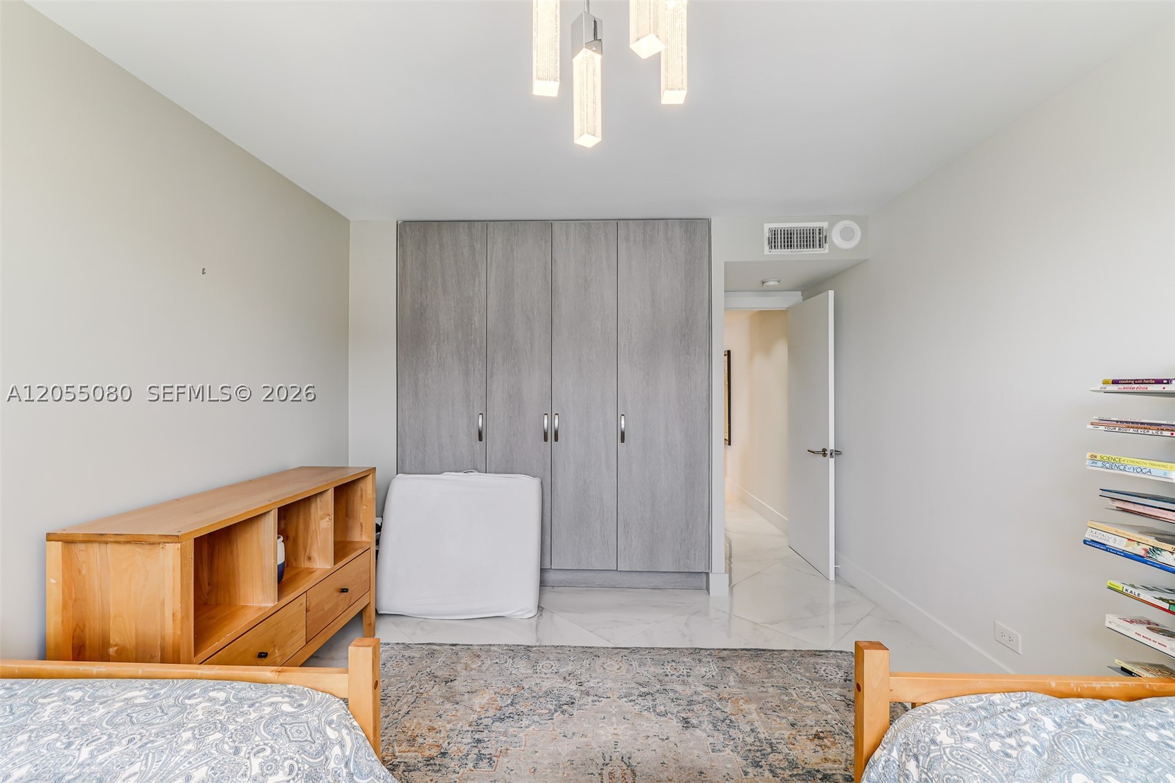WINSTON TOWERS 200 CONDO - Residential