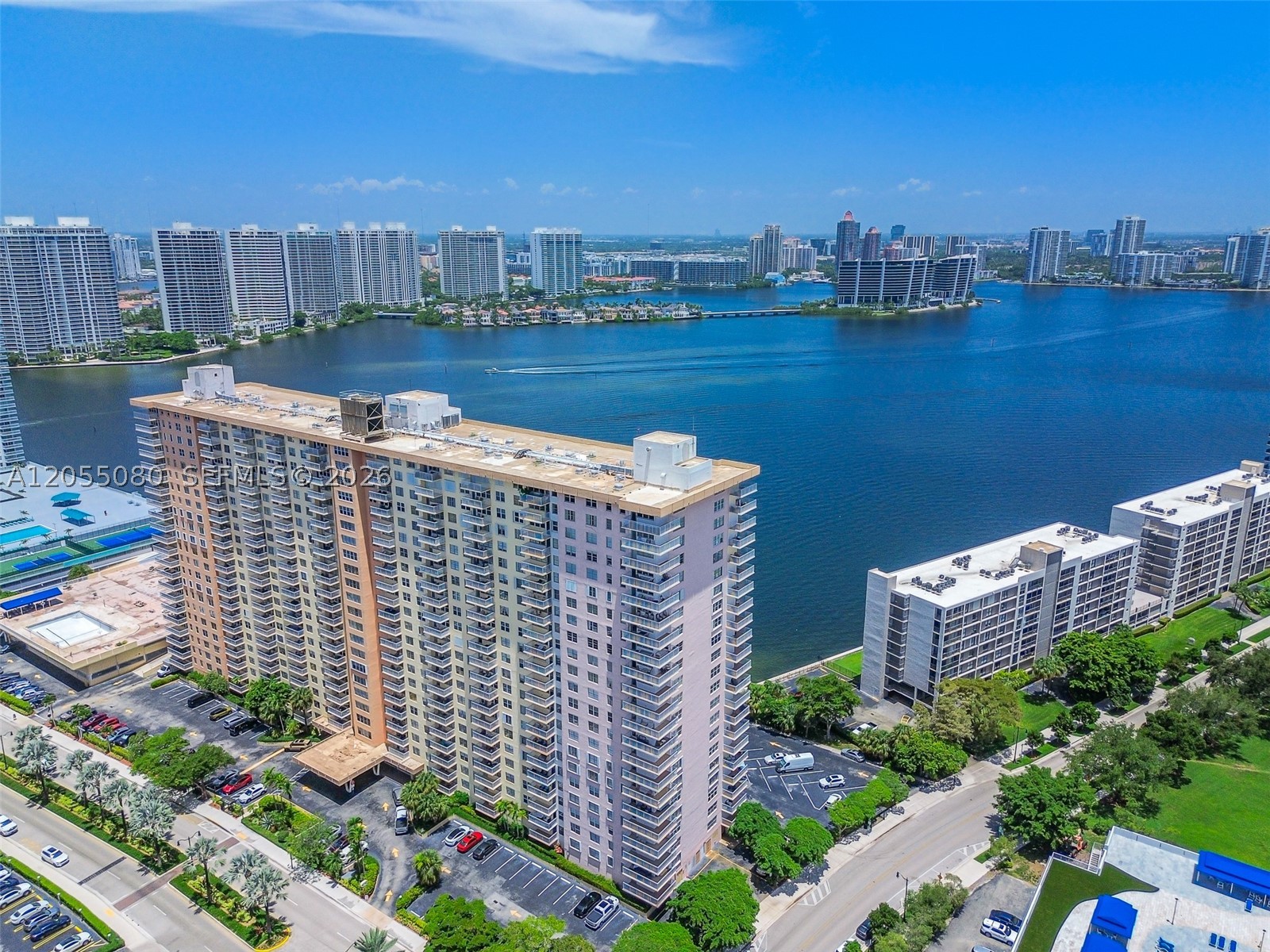 WINSTON TOWERS 200 CONDO - Residential