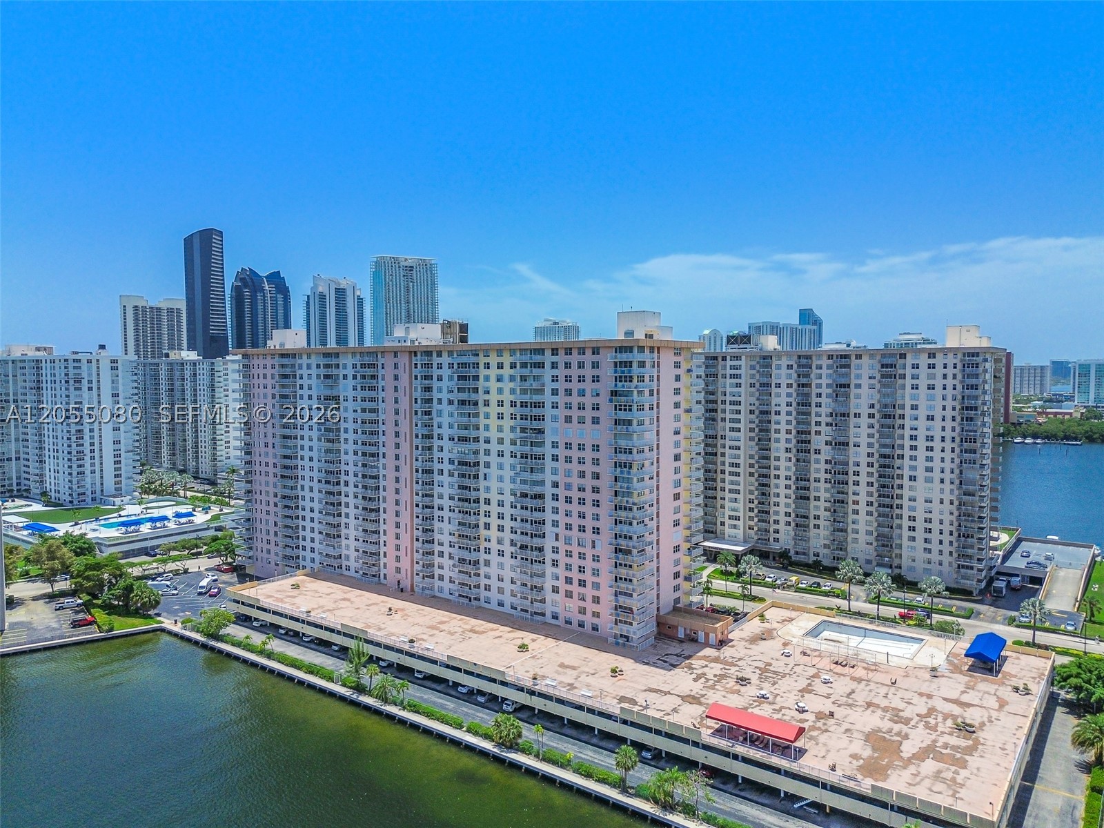 WINSTON TOWERS 200 CONDO - Residential