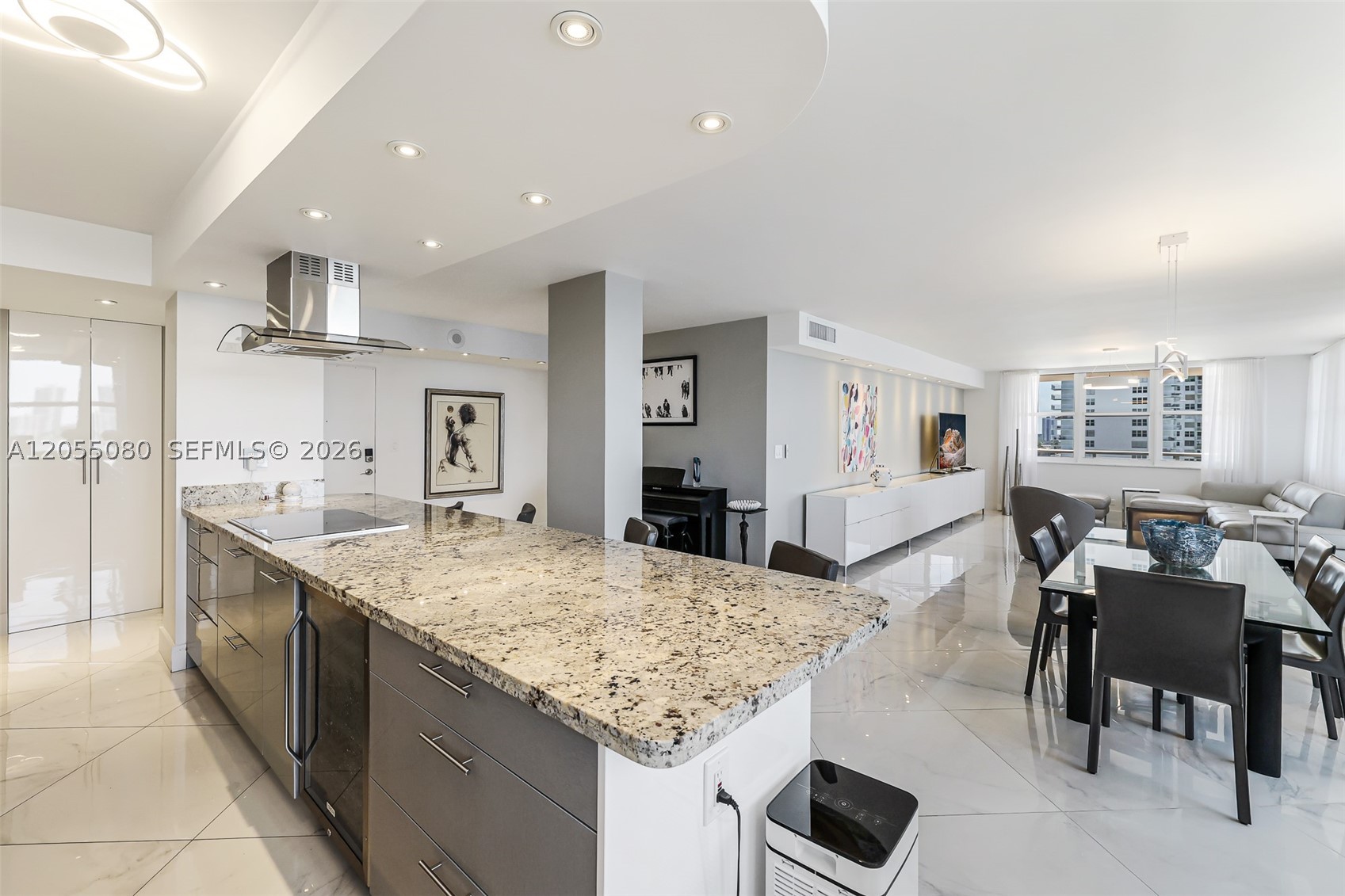 WINSTON TOWERS 200 CONDO - Residential