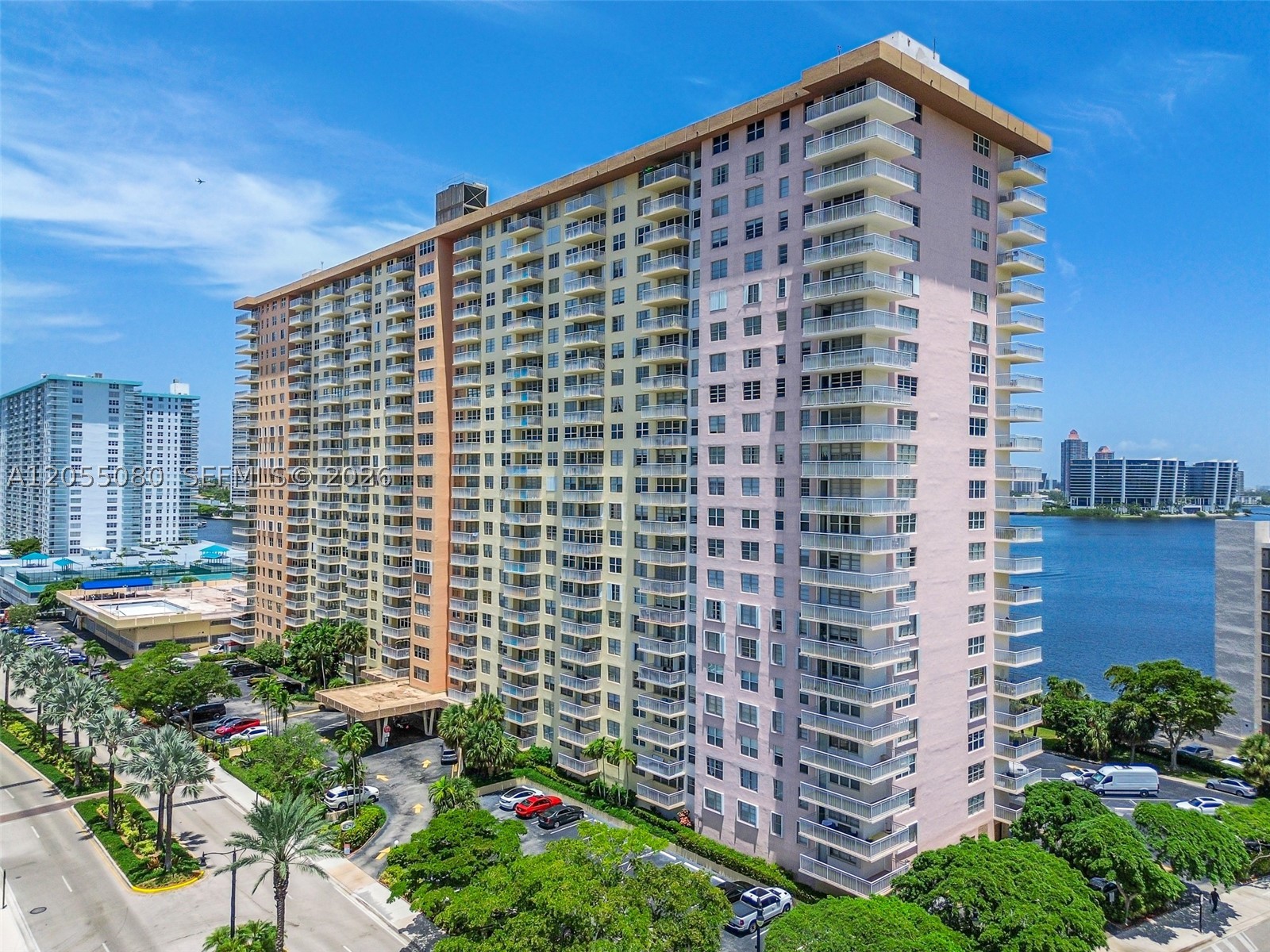 WINSTON TOWERS 200 CONDO - Residential