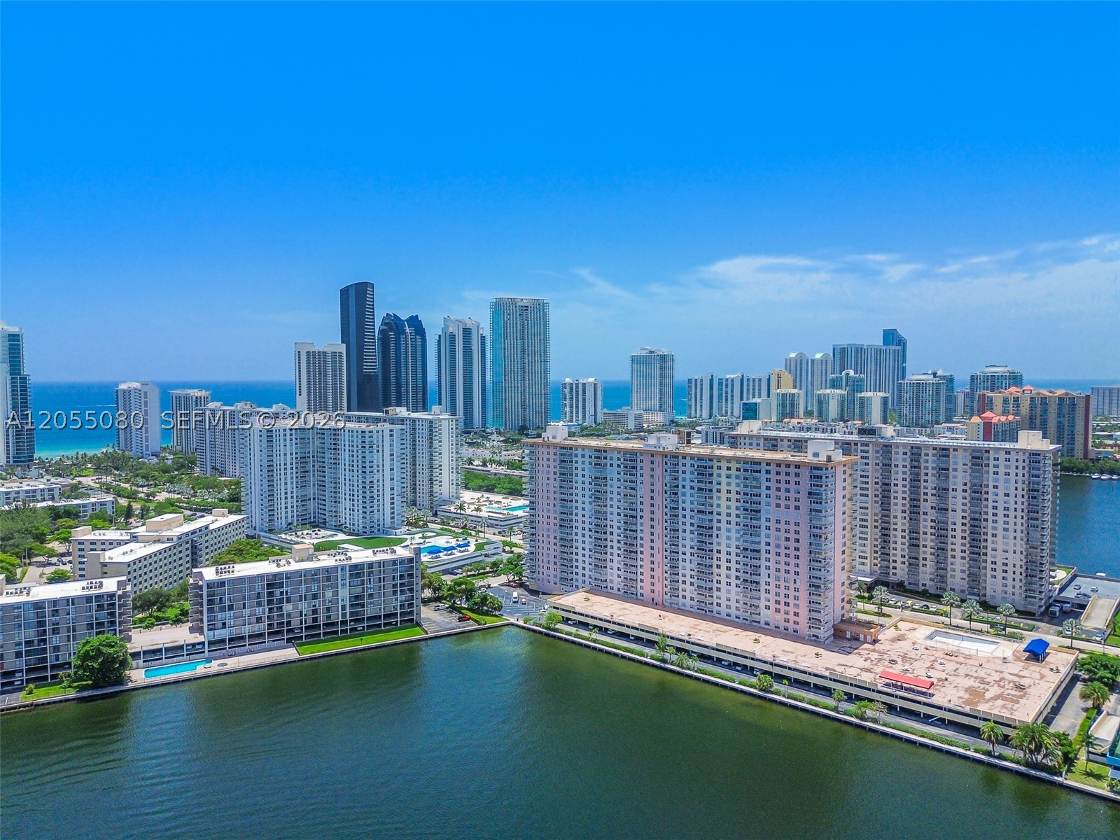 WINSTON TOWERS 200 CONDO - Residential