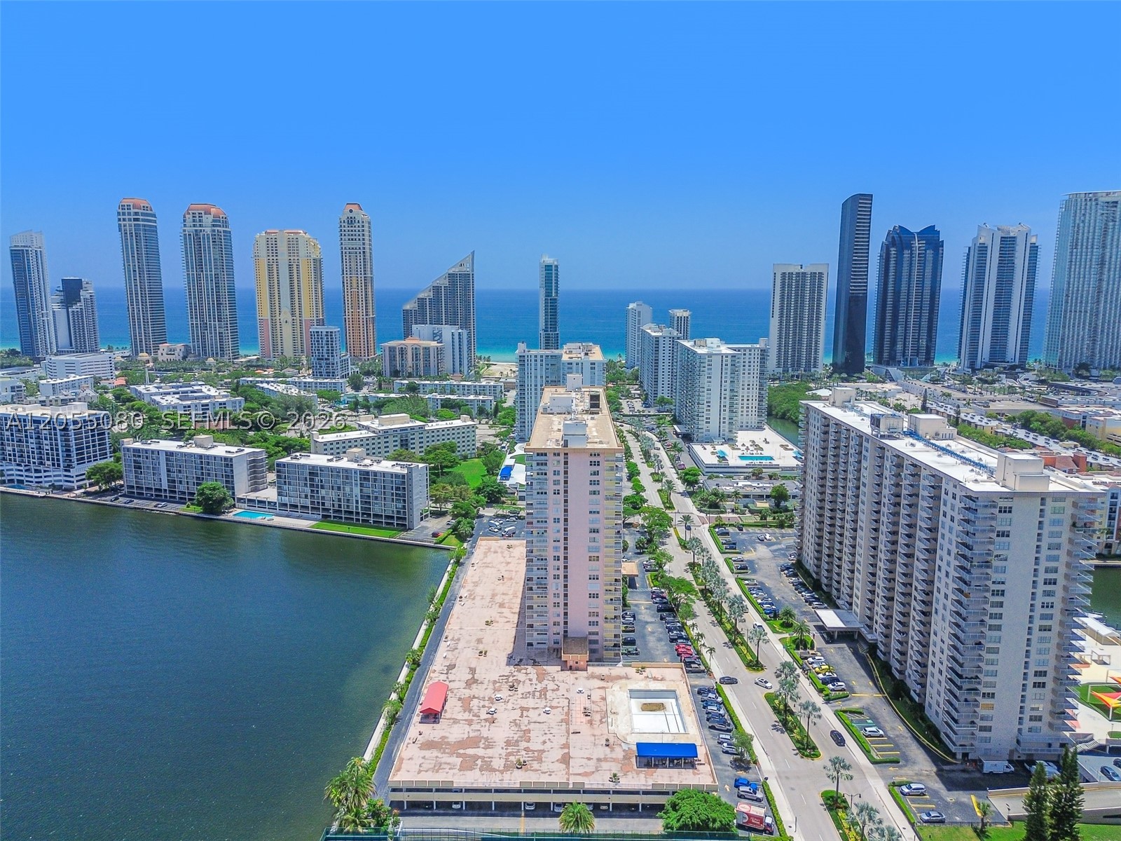 WINSTON TOWERS 200 CONDO - Residential