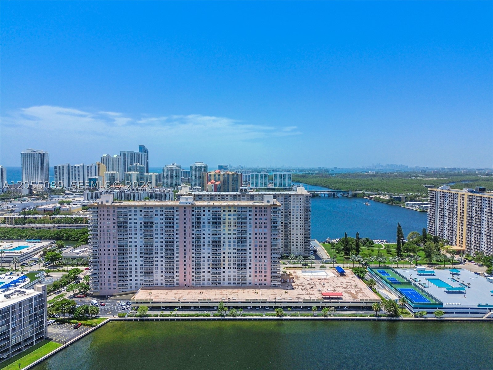 WINSTON TOWERS 200 CONDO - Residential
