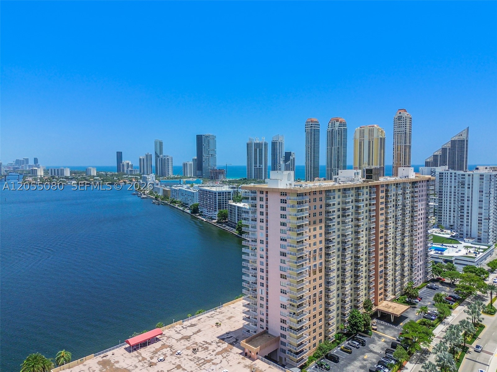WINSTON TOWERS 200 CONDO - Residential
