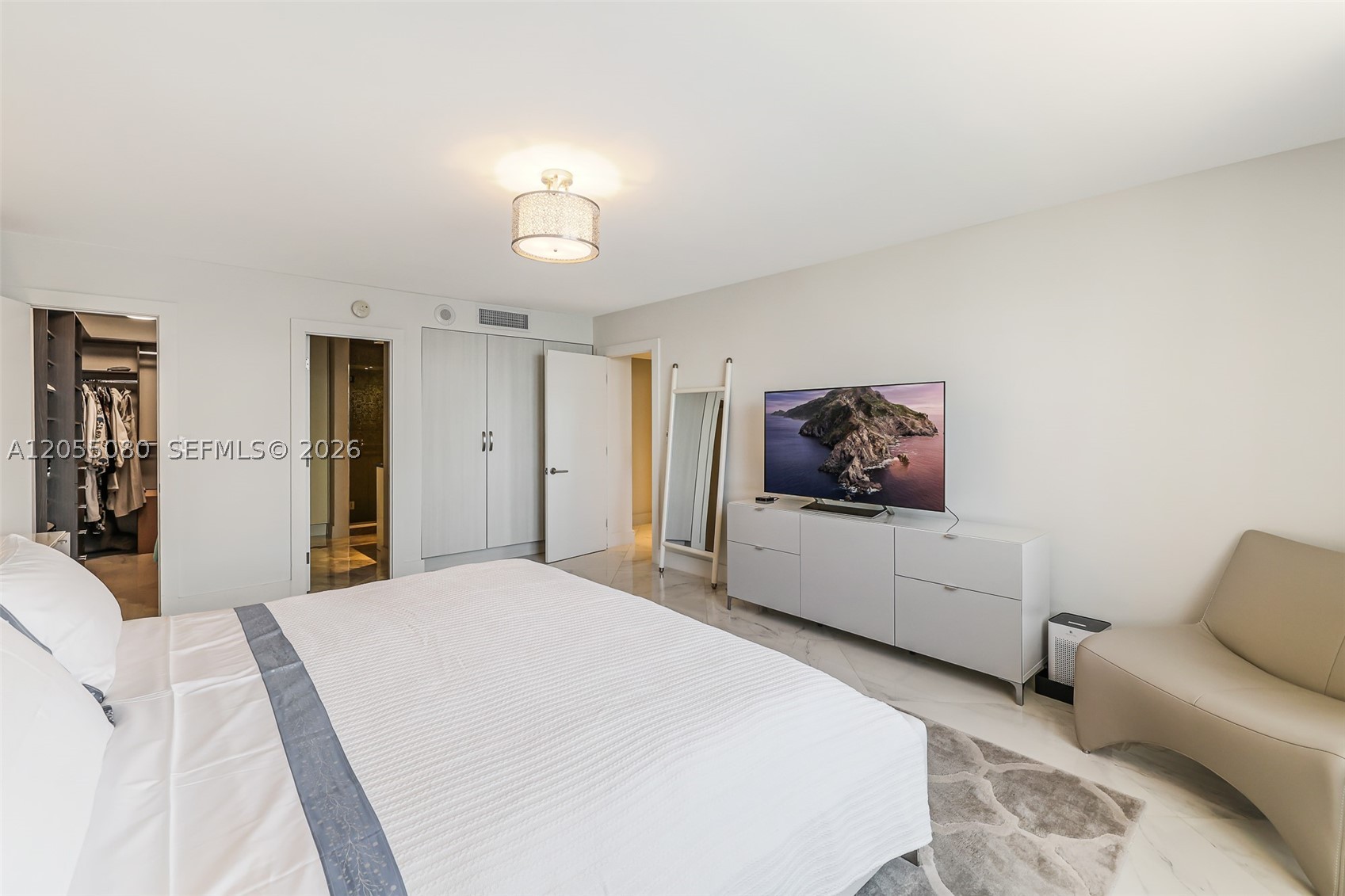 WINSTON TOWERS 200 CONDO - Residential