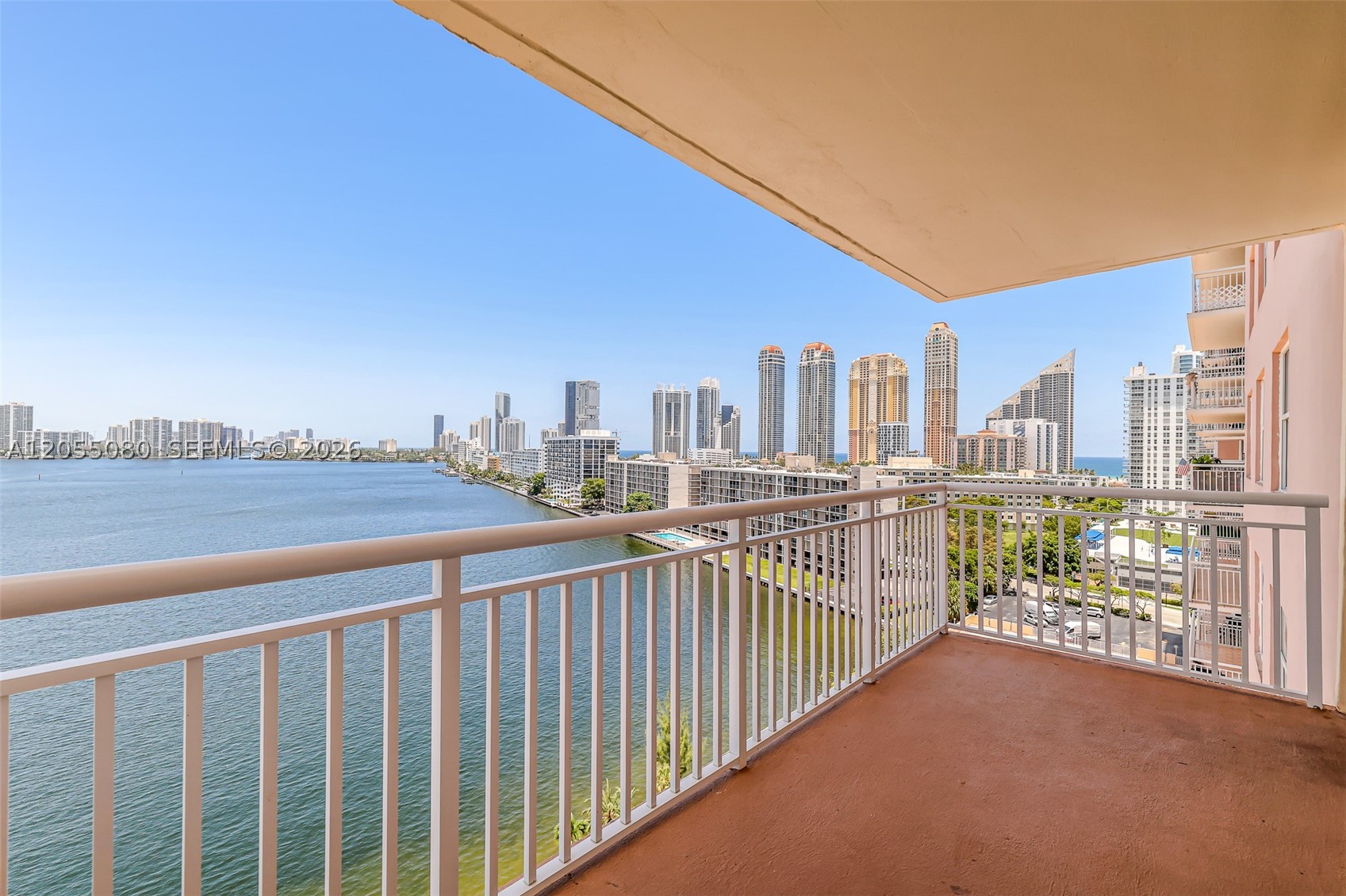 WINSTON TOWERS 200 CONDO - Residential
