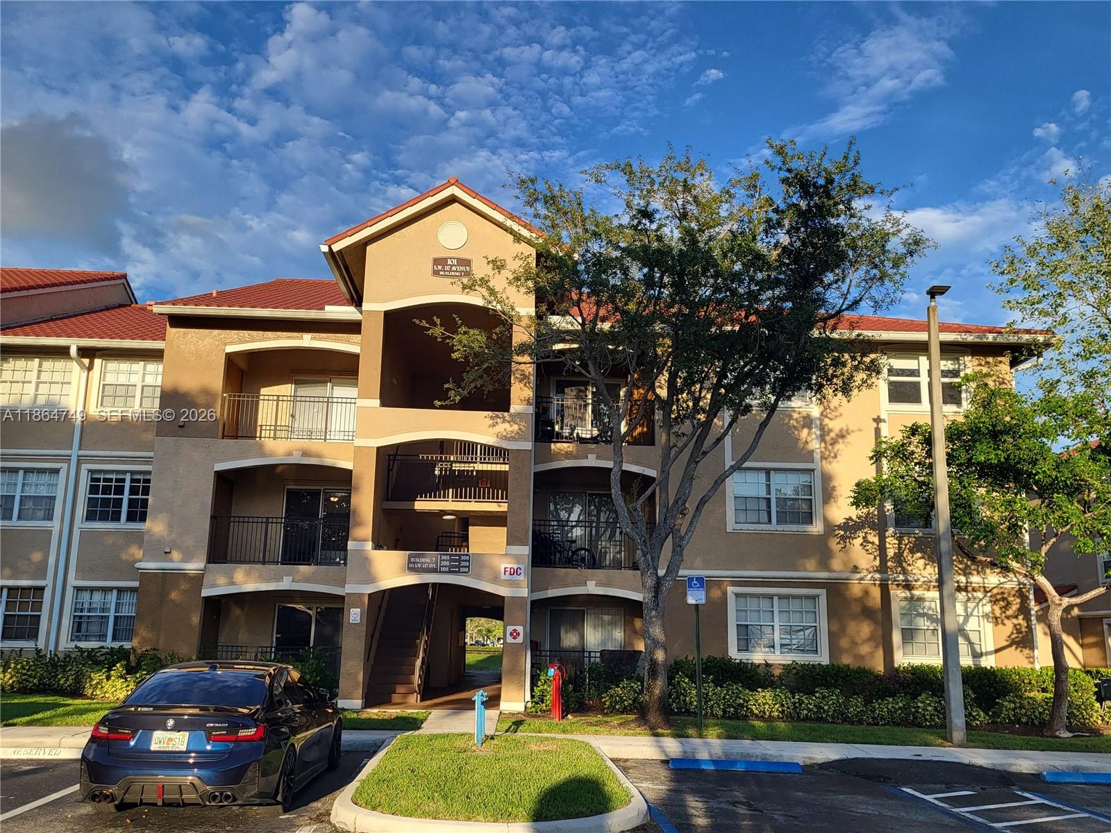 MARQUESA CONDO - Residential