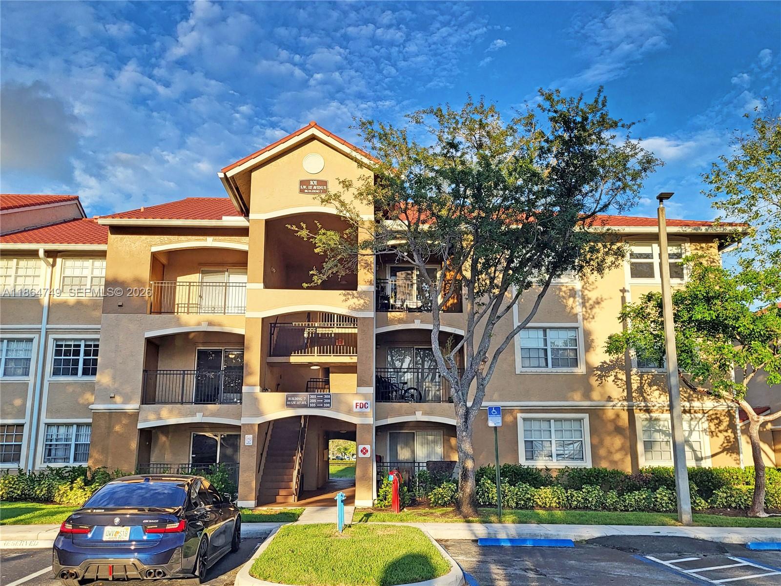 MARQUESA CONDO - Residential