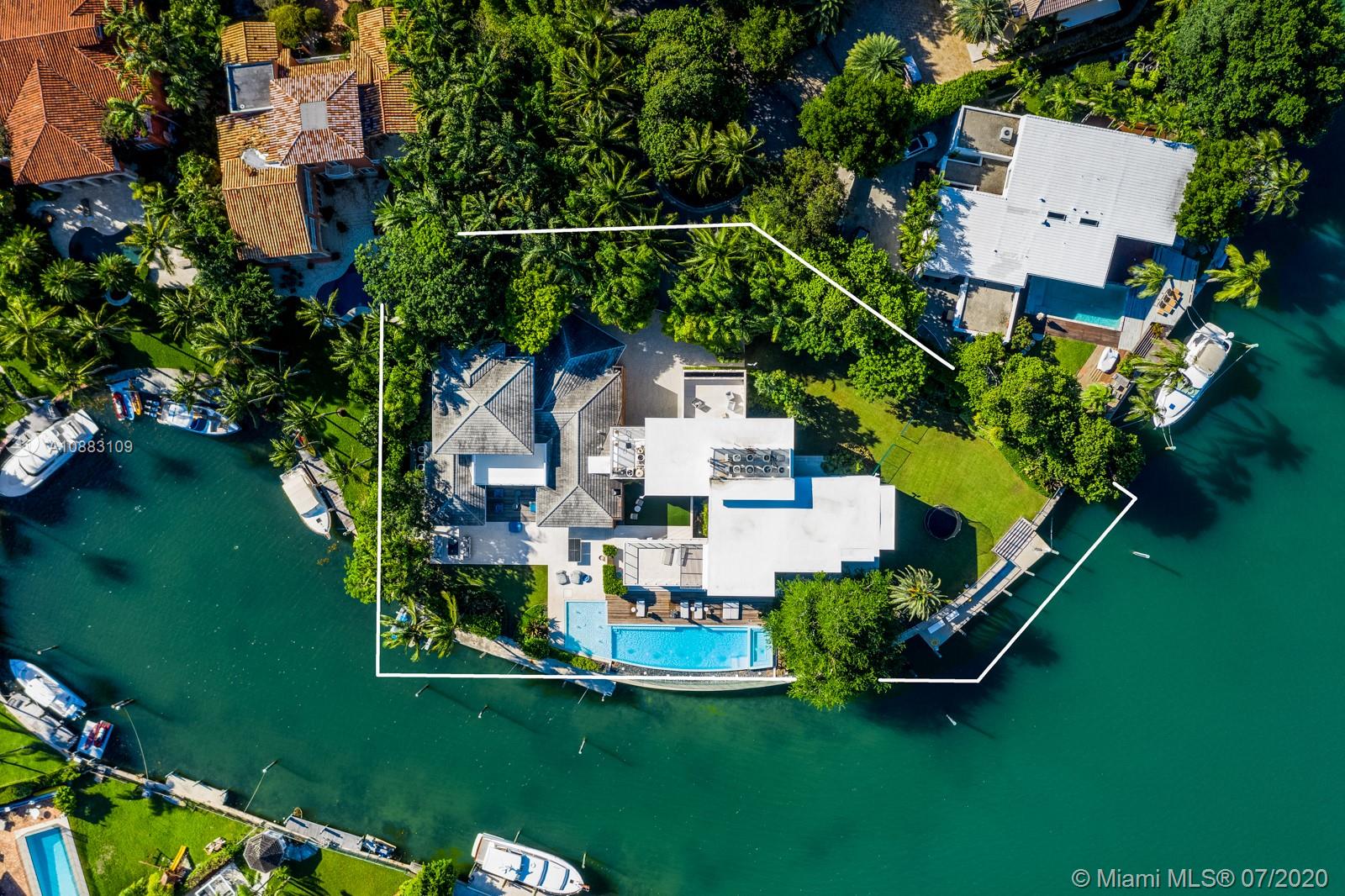 SMUGGLERS COVE - Residential