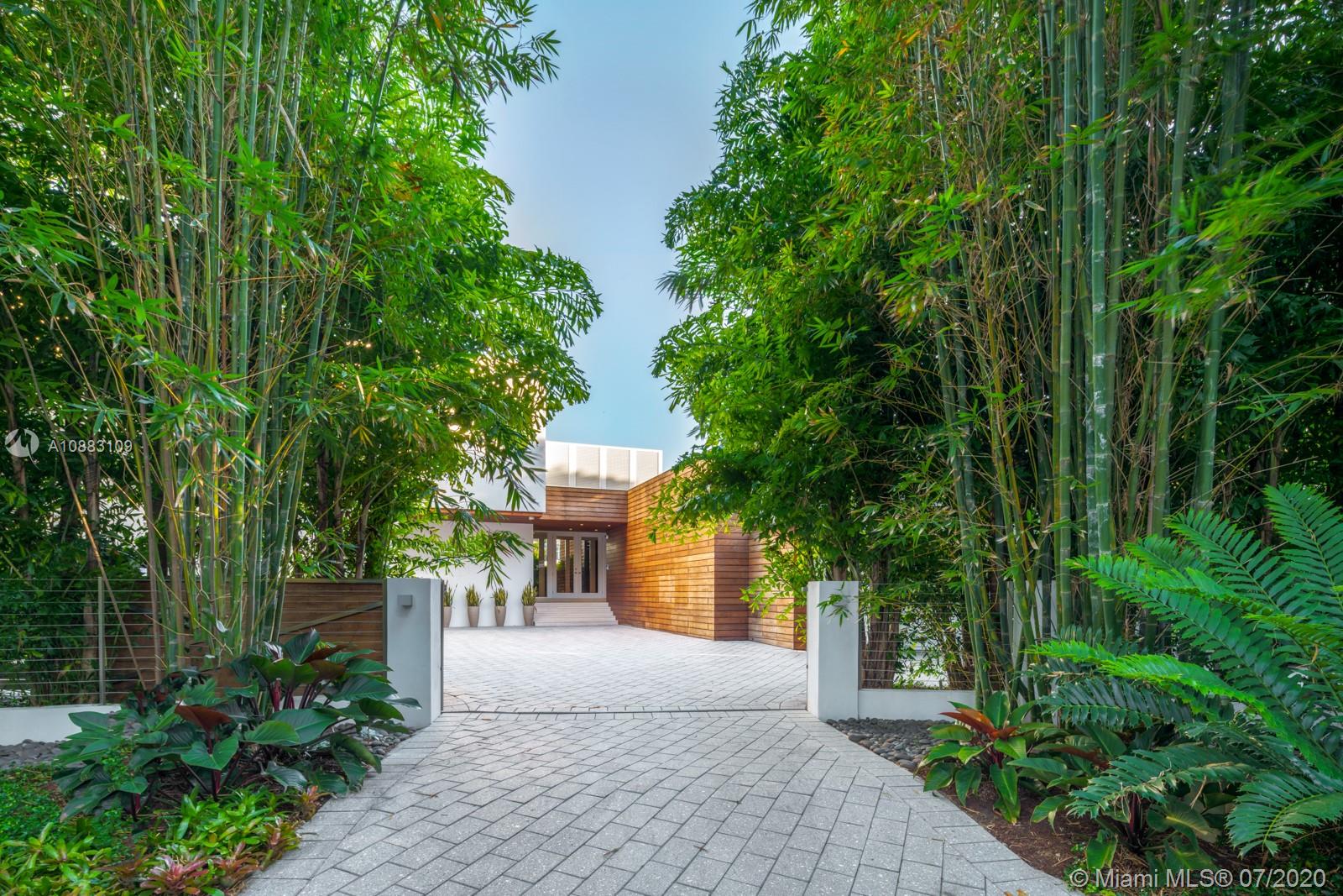 SMUGGLERS COVE - Residential
