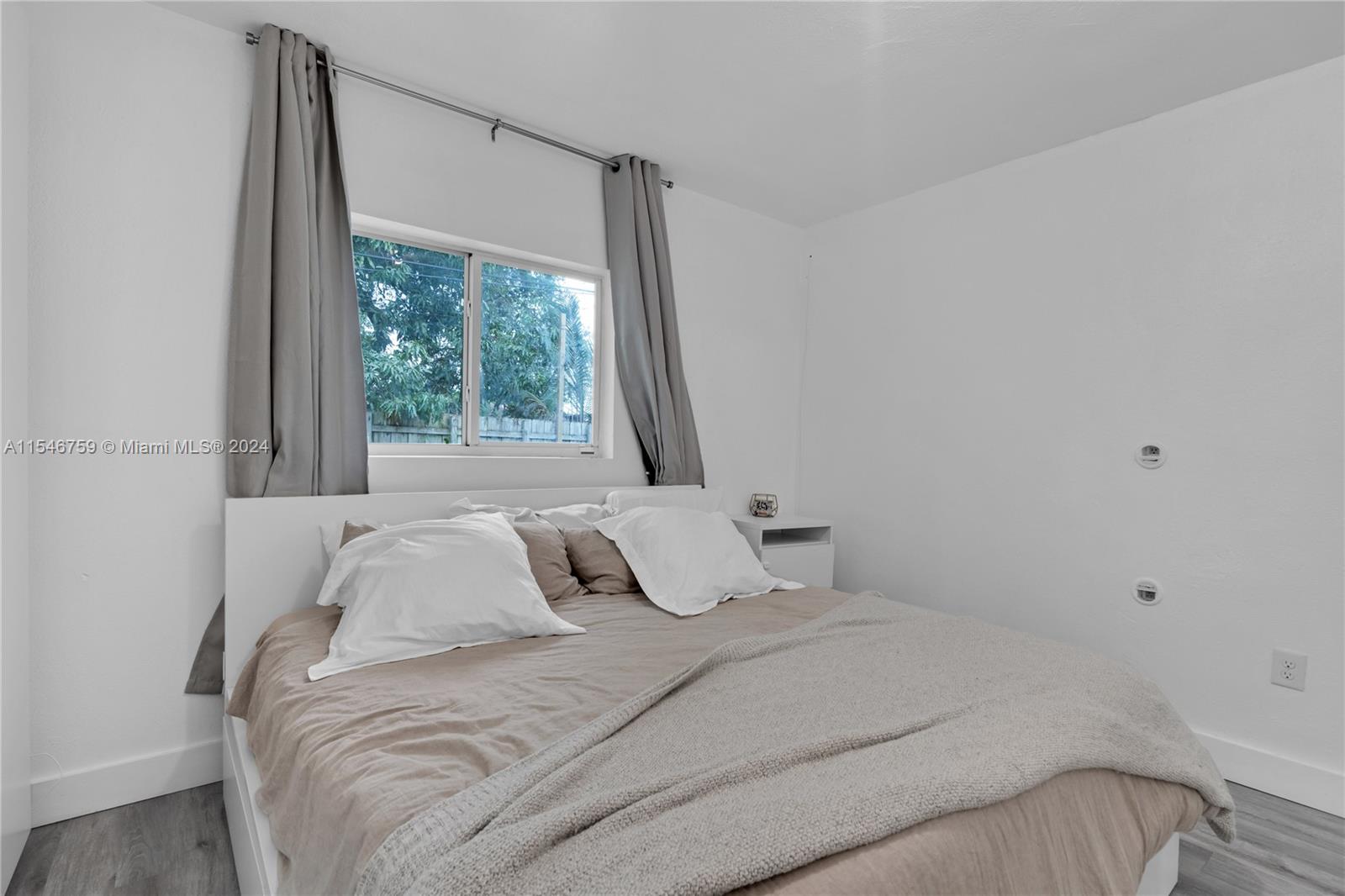 W MIAMI SHORES SEC B - Residential