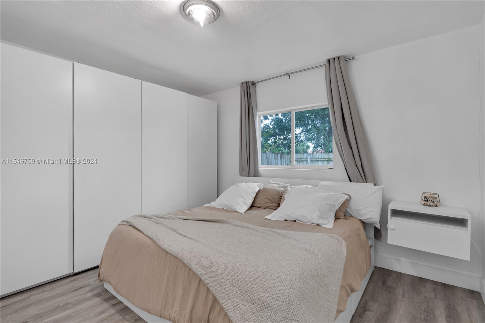 W MIAMI SHORES SEC B - Residential