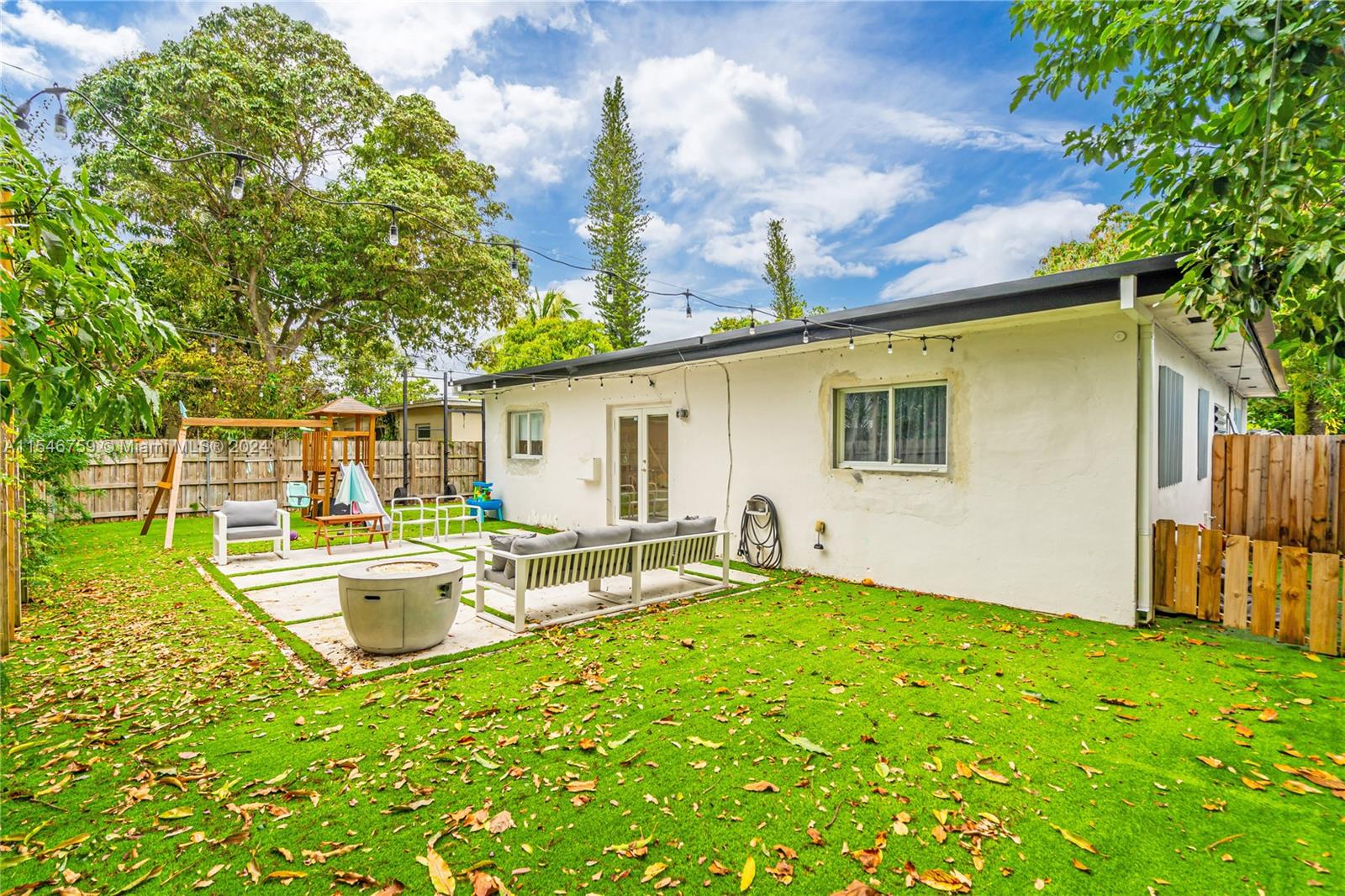 W MIAMI SHORES SEC B - Residential