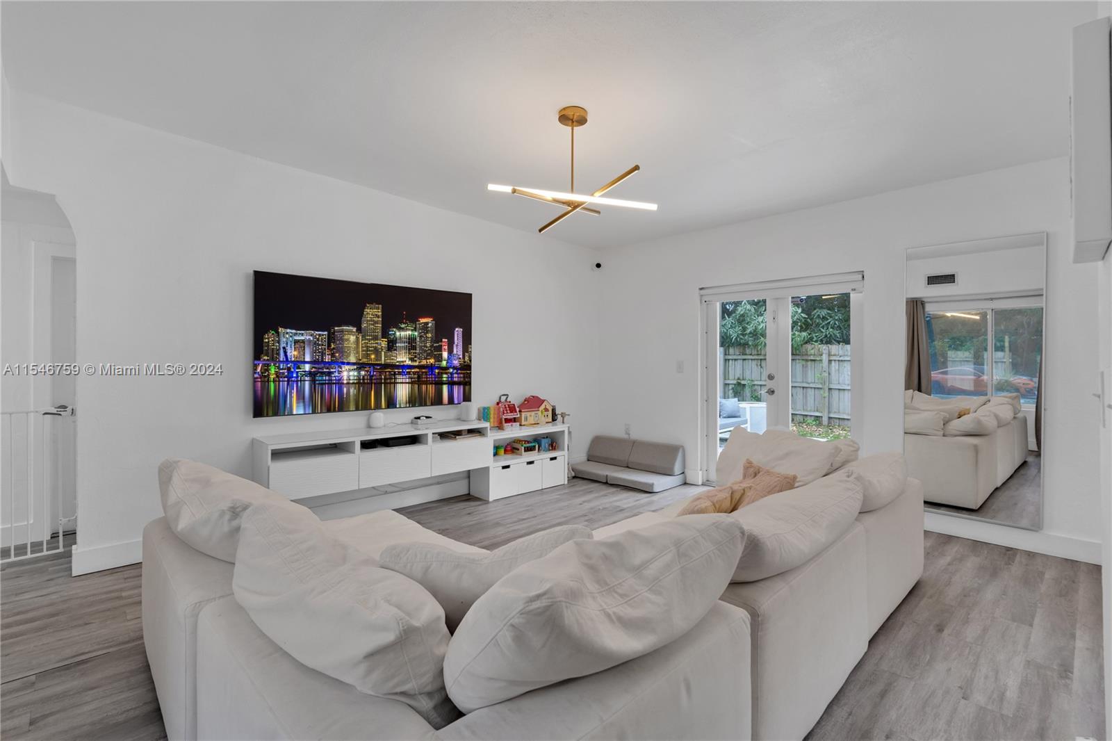 W MIAMI SHORES SEC B - Residential