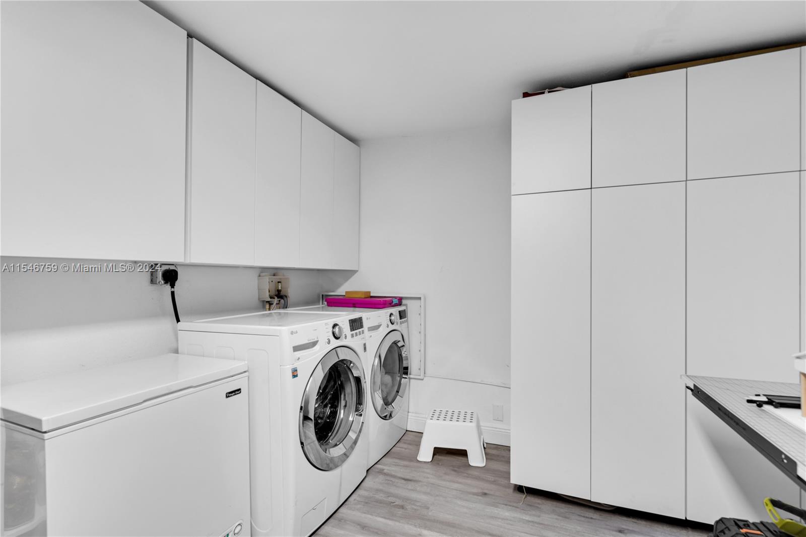 W MIAMI SHORES SEC B - Residential