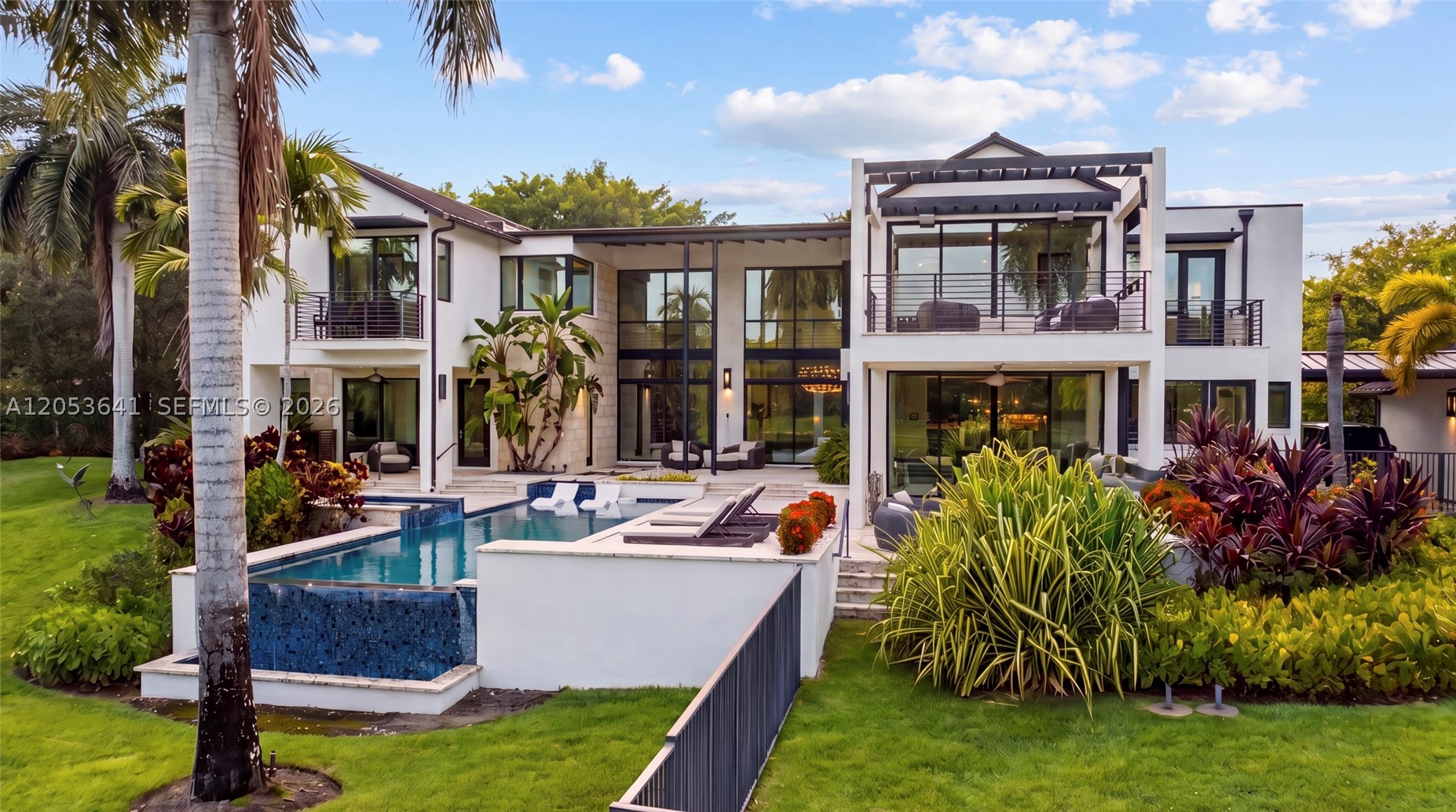 WINDMILL LAKE ESTATES - Residential