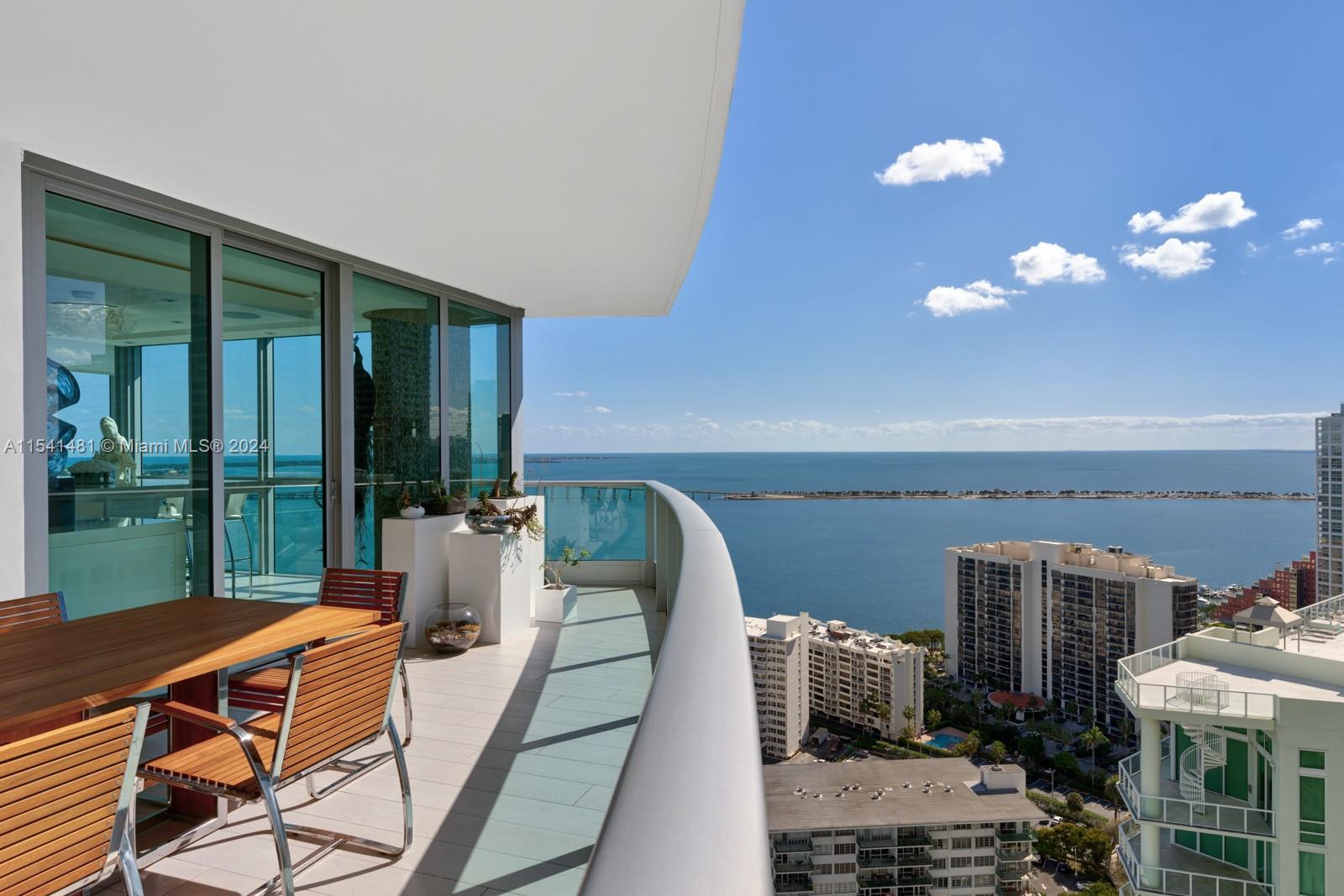JADE RESIDENCES BRICKELL - Residential