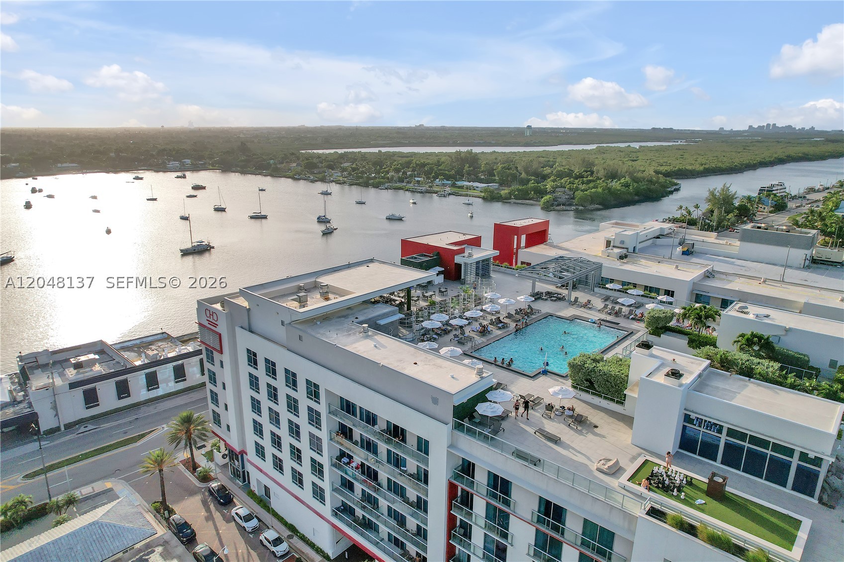 COSTA HOLLYWOOD CONDO - Residential