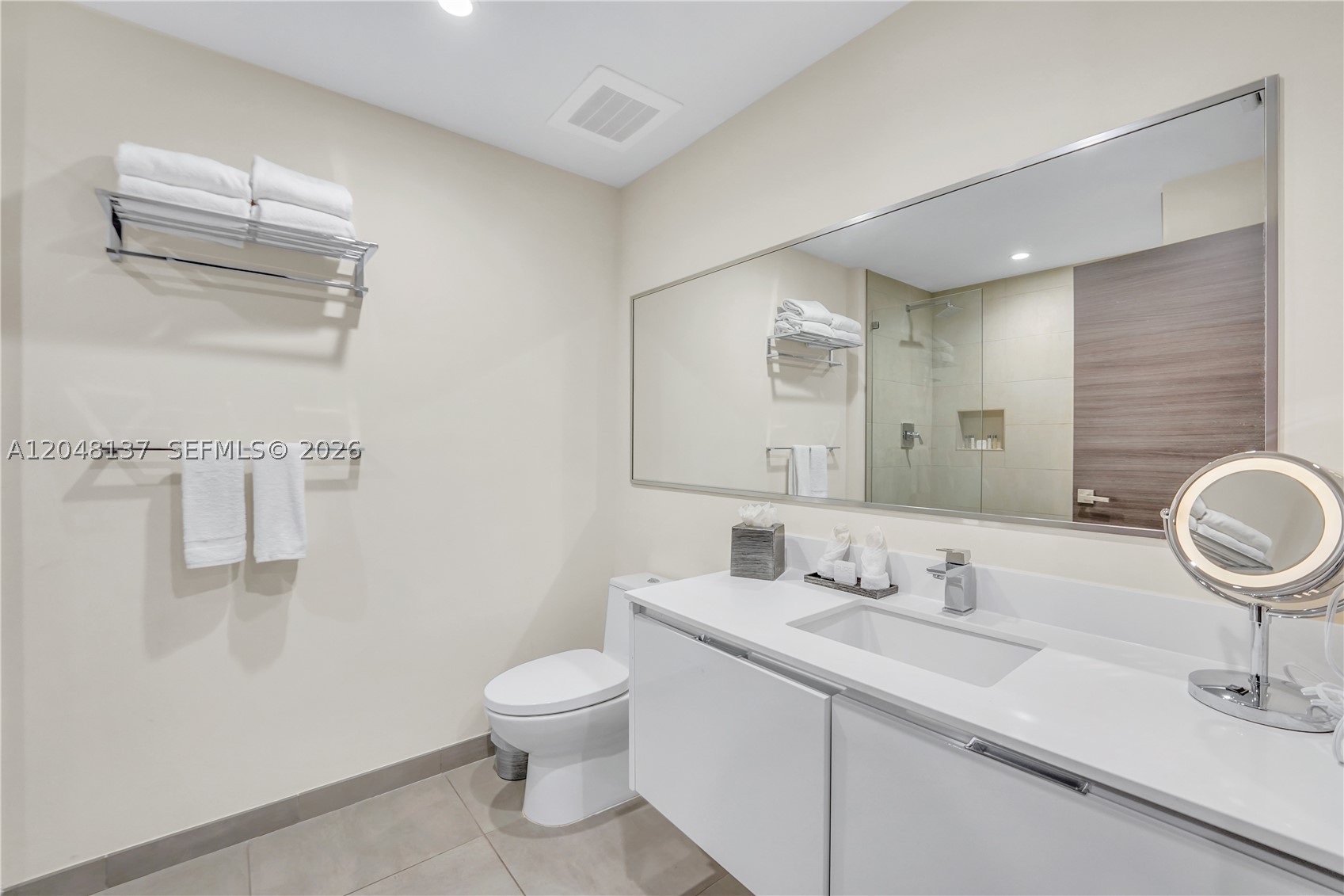 COSTA HOLLYWOOD CONDO - Residential