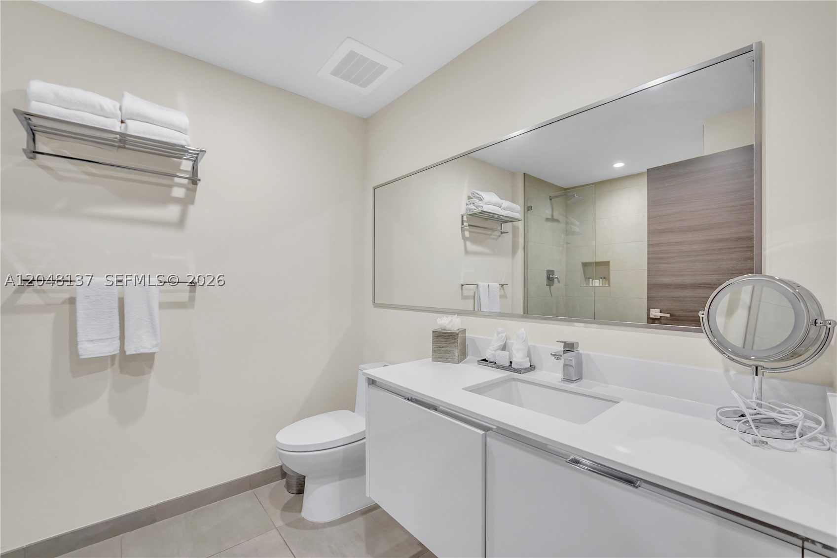 COSTA HOLLYWOOD CONDO - Residential