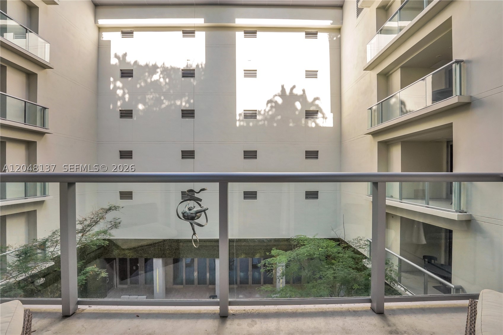 COSTA HOLLYWOOD CONDO - Residential