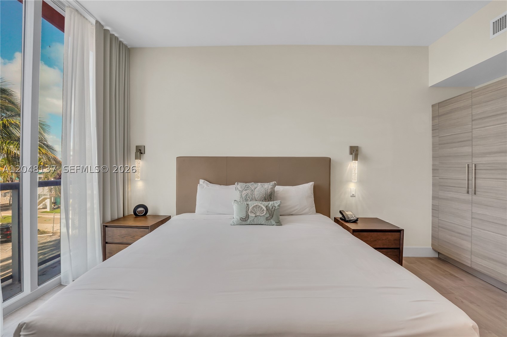 COSTA HOLLYWOOD CONDO - Residential