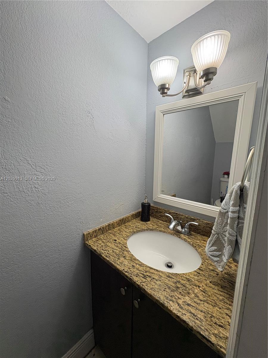 VISTA DEL LAGO CONDO V - Residential