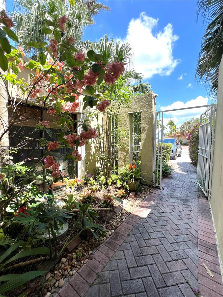 WESTGATE GDNS - Residential