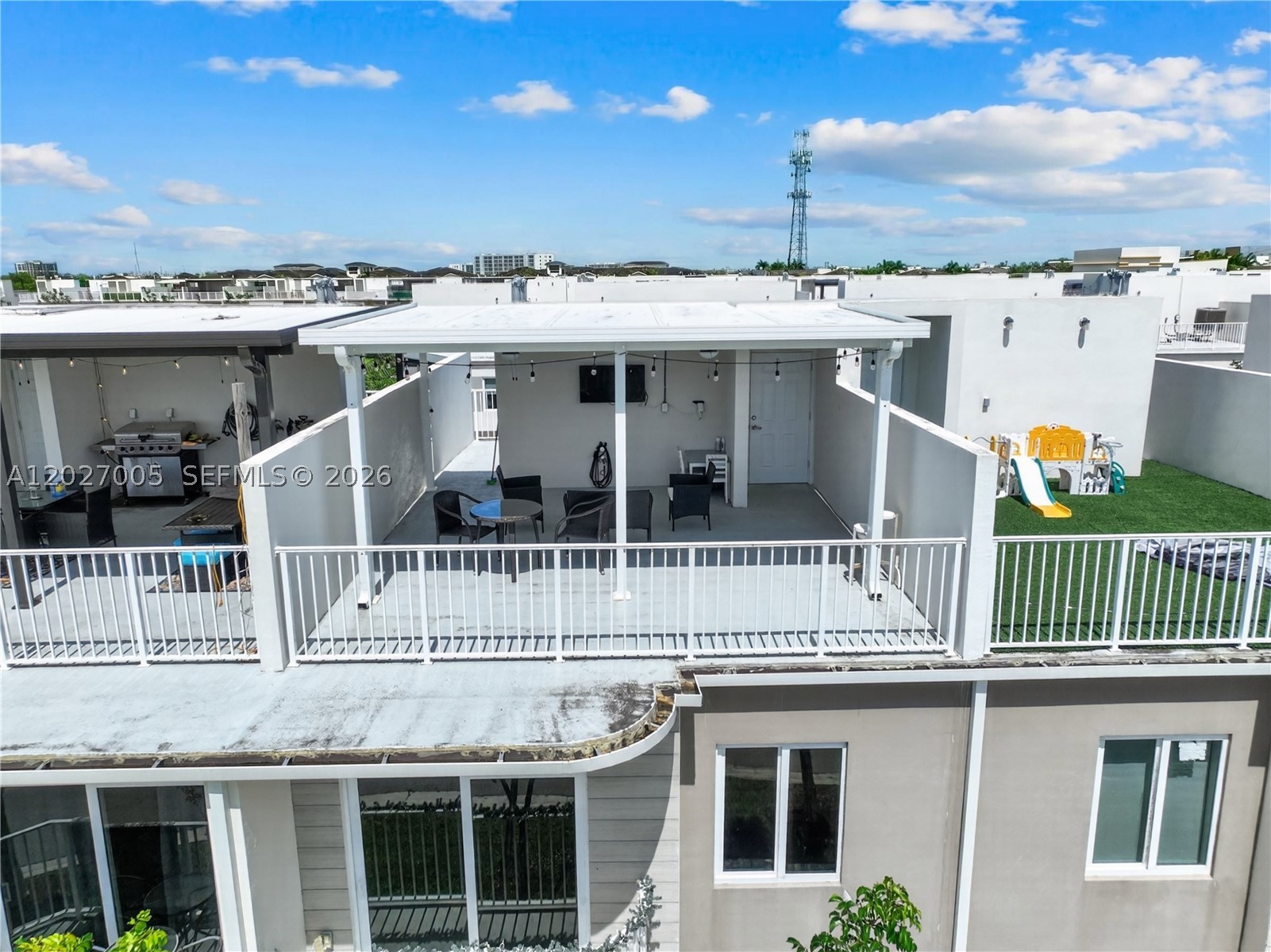 PARADISE ONE - Residential