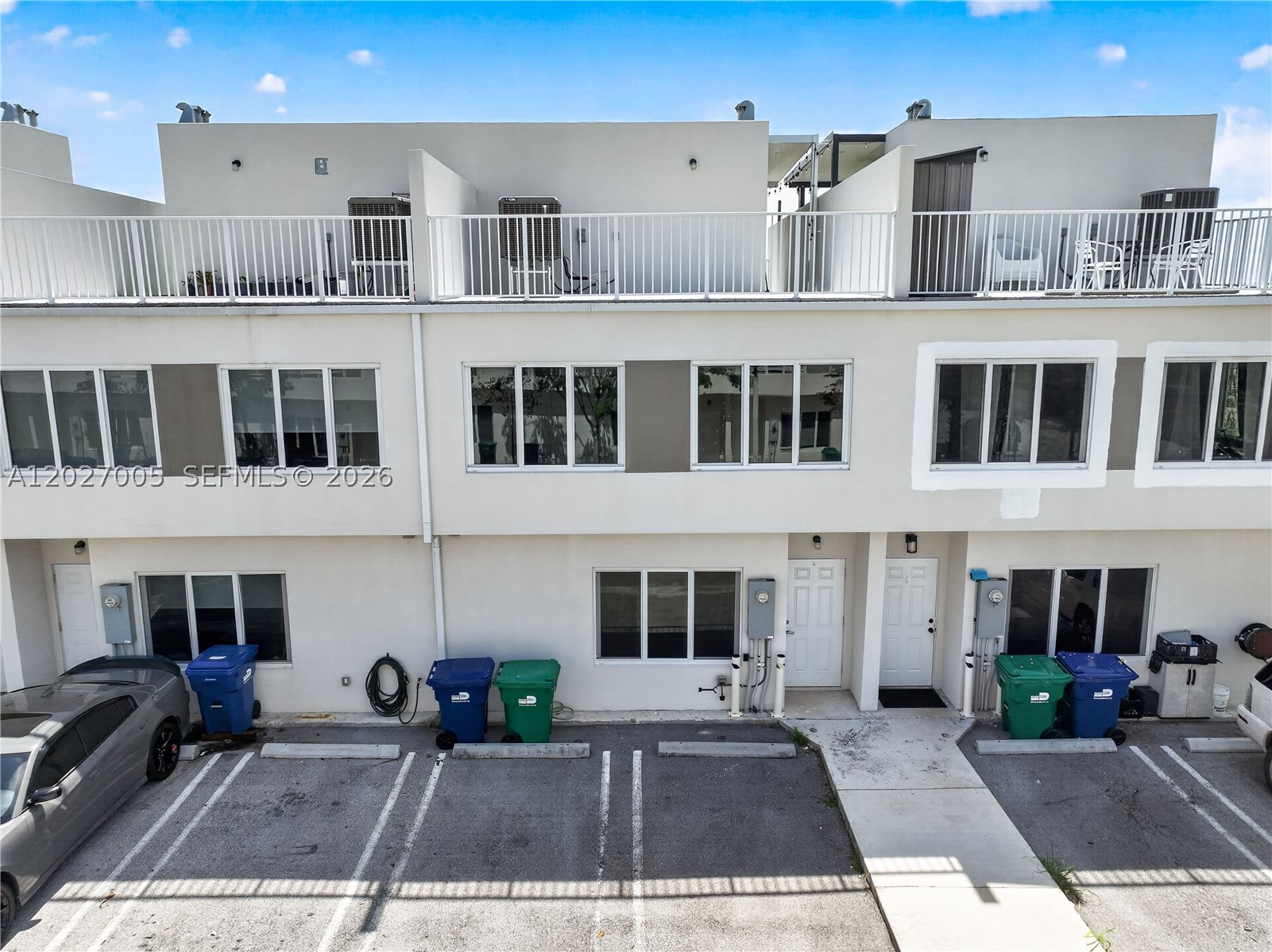 PARADISE ONE - Residential