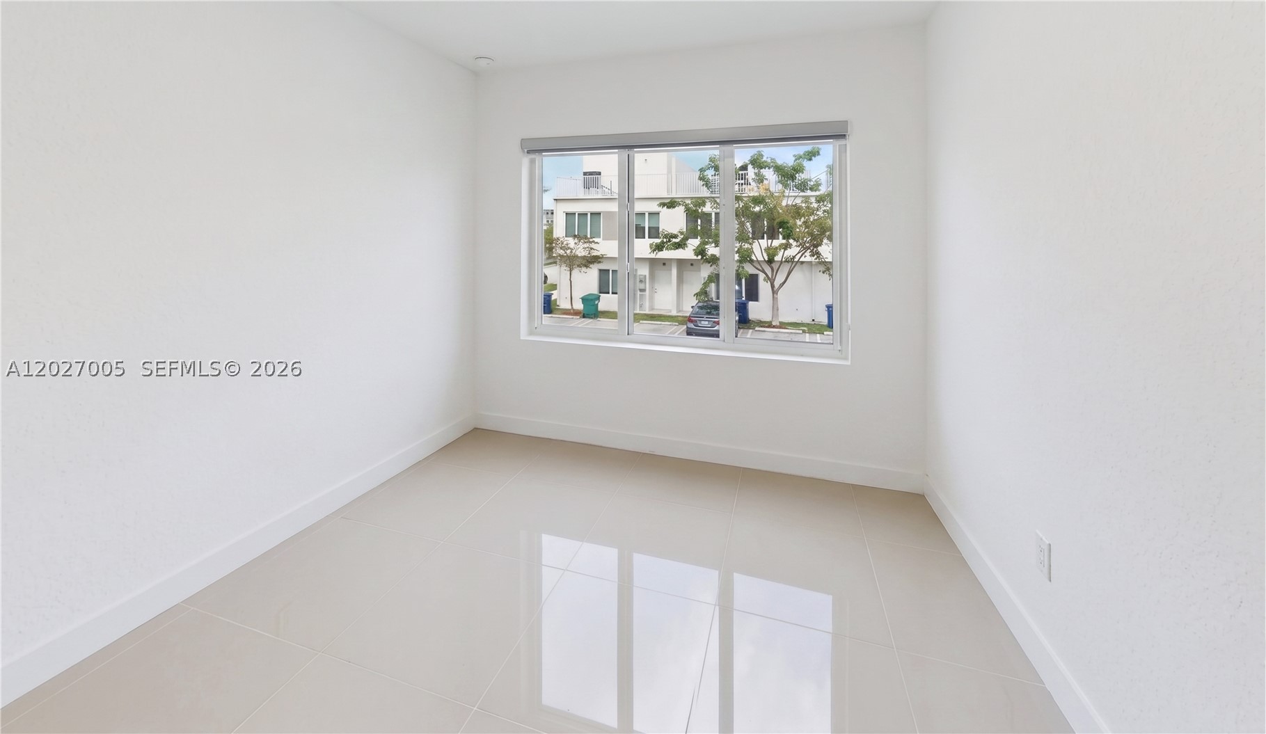 PARADISE ONE - Residential