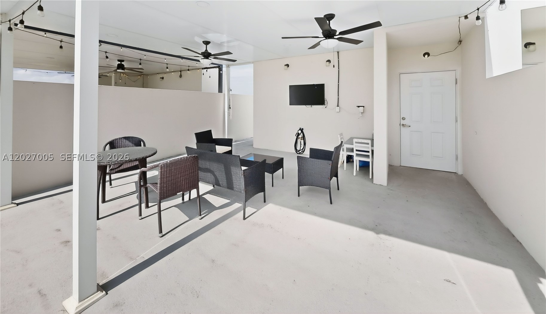 PARADISE ONE - Residential