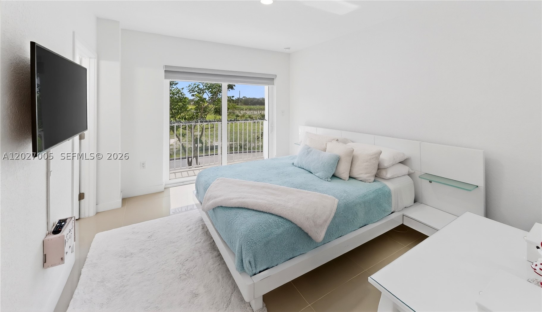 PARADISE ONE - Residential