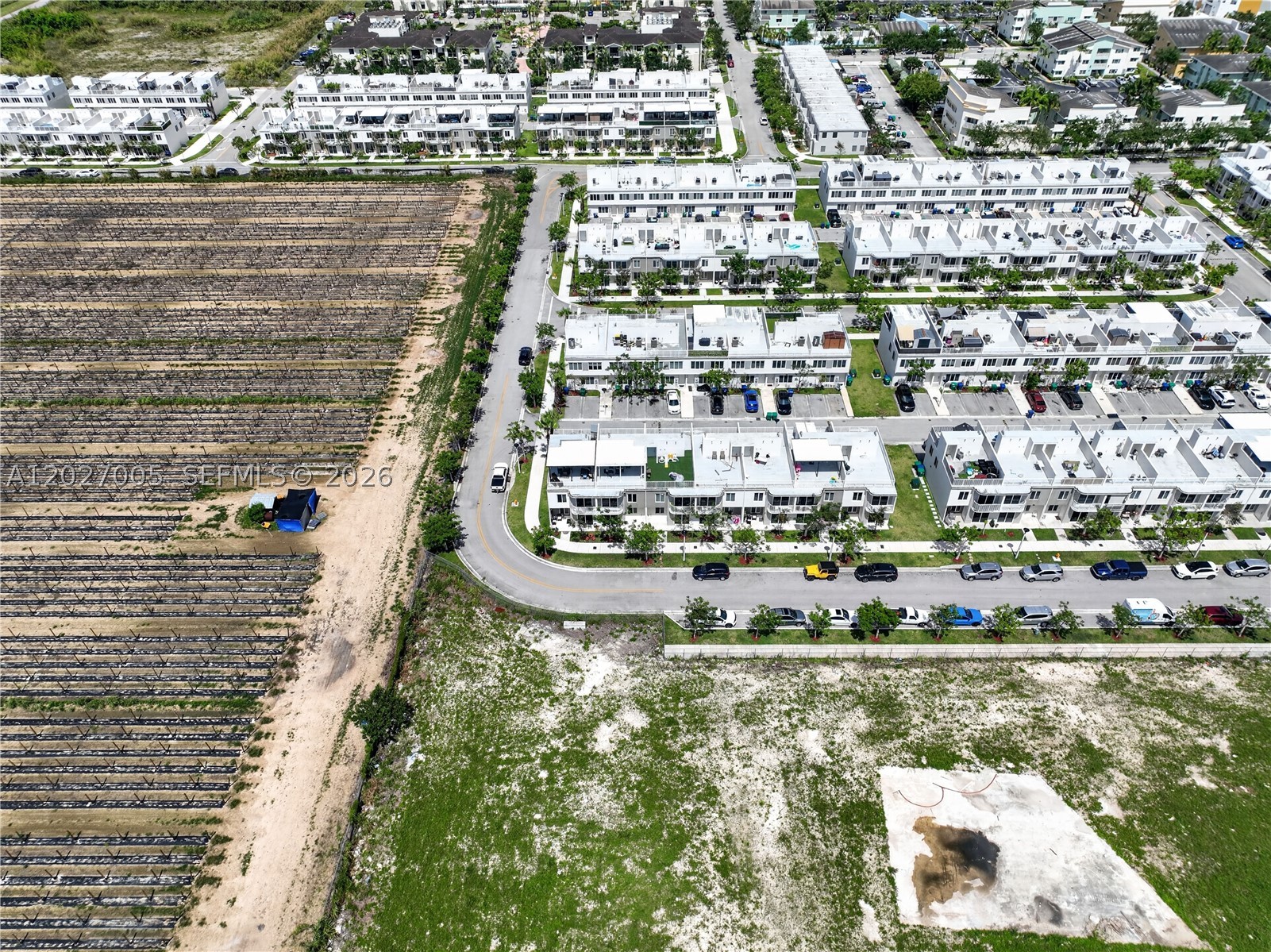 PARADISE ONE - Residential