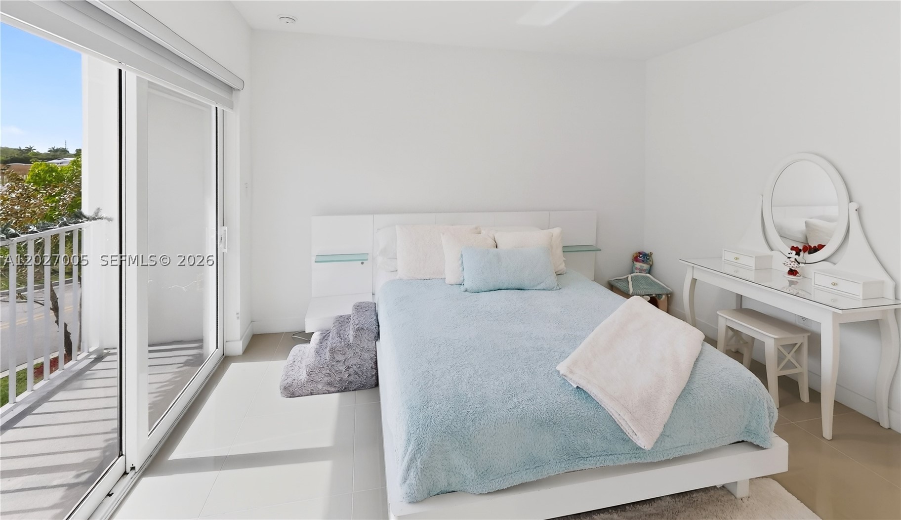 PARADISE ONE - Residential