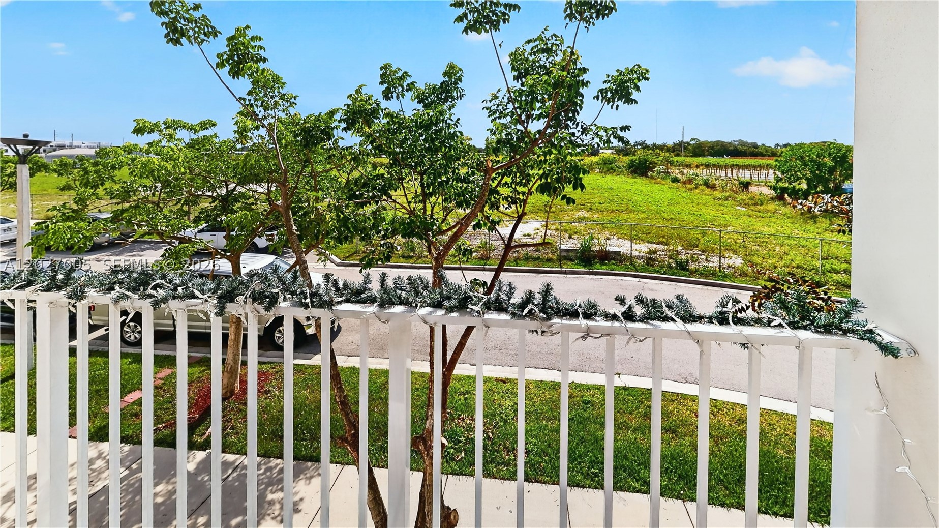 PARADISE ONE - Residential