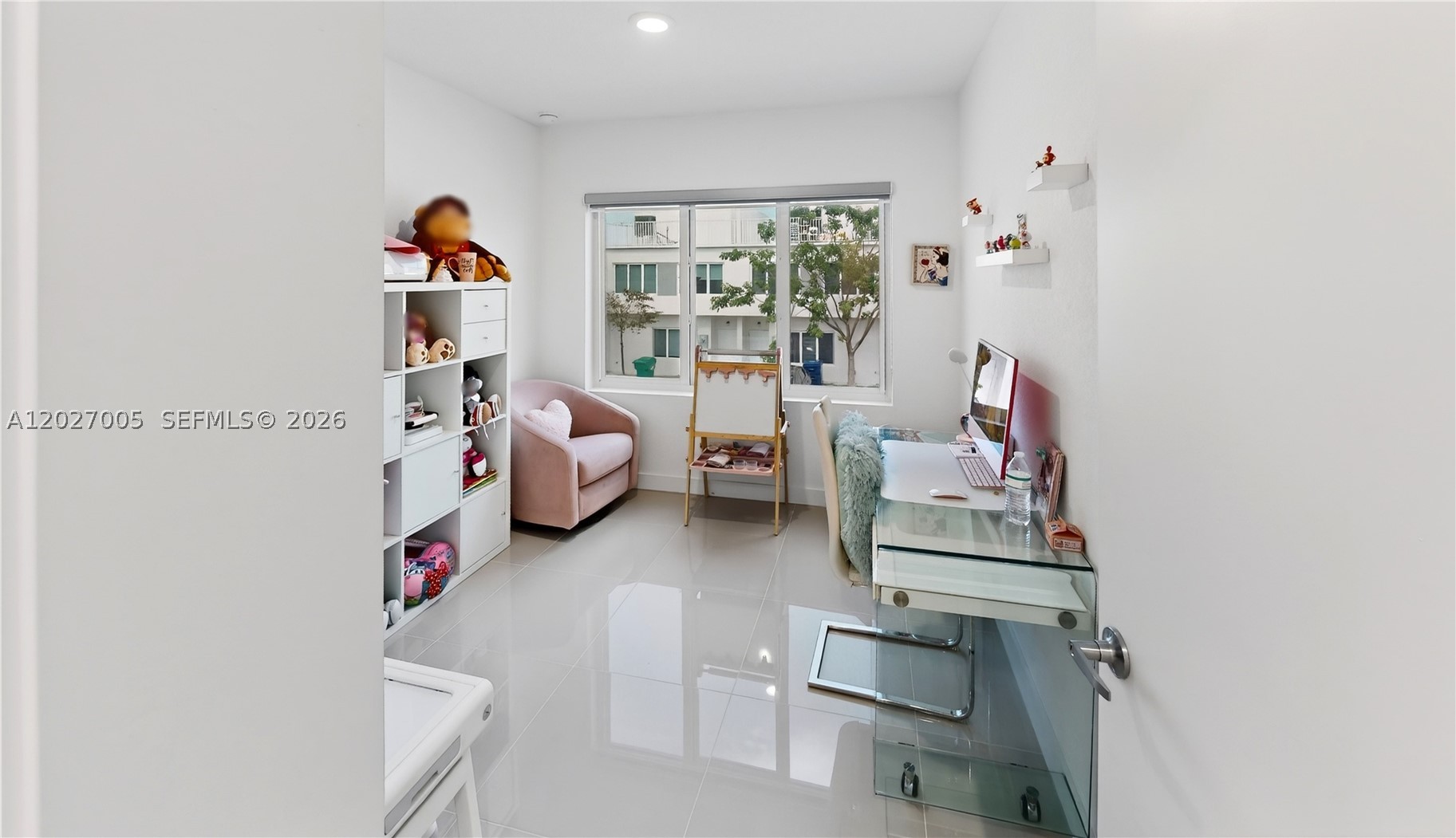 PARADISE ONE - Residential