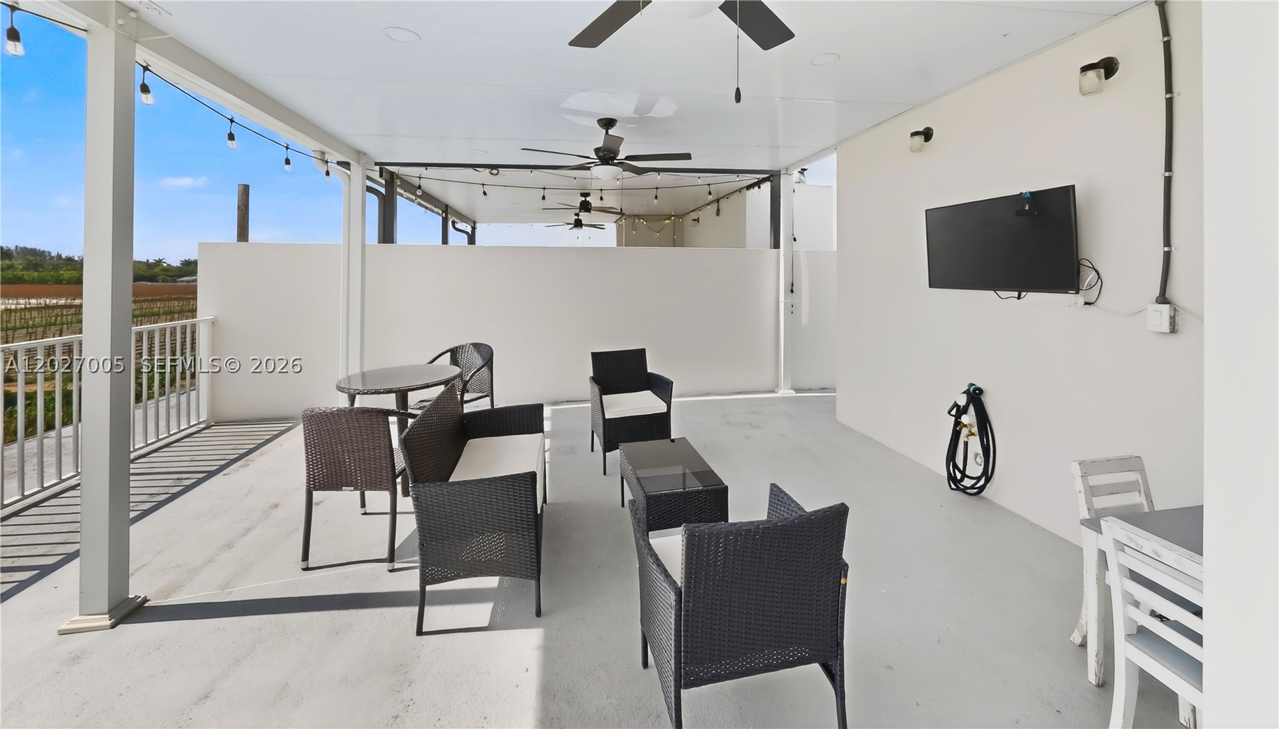 PARADISE ONE - Residential
