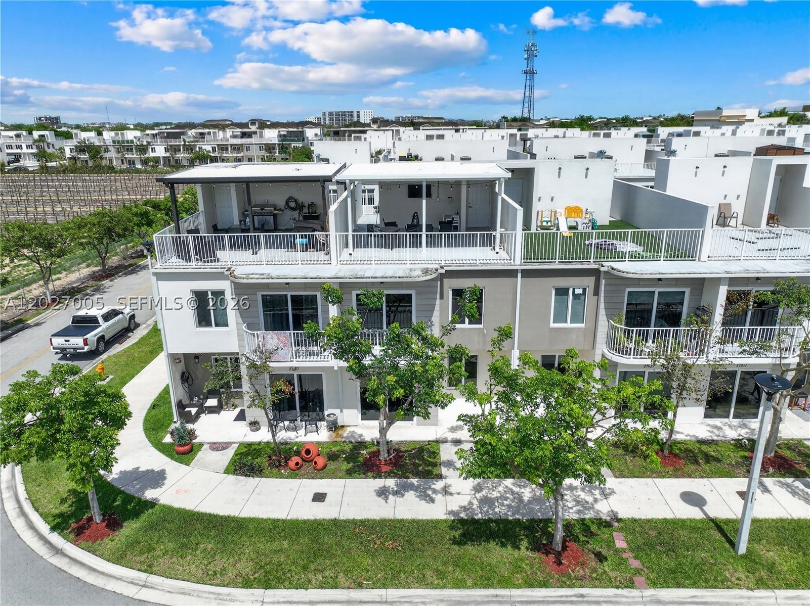 PARADISE ONE - Residential