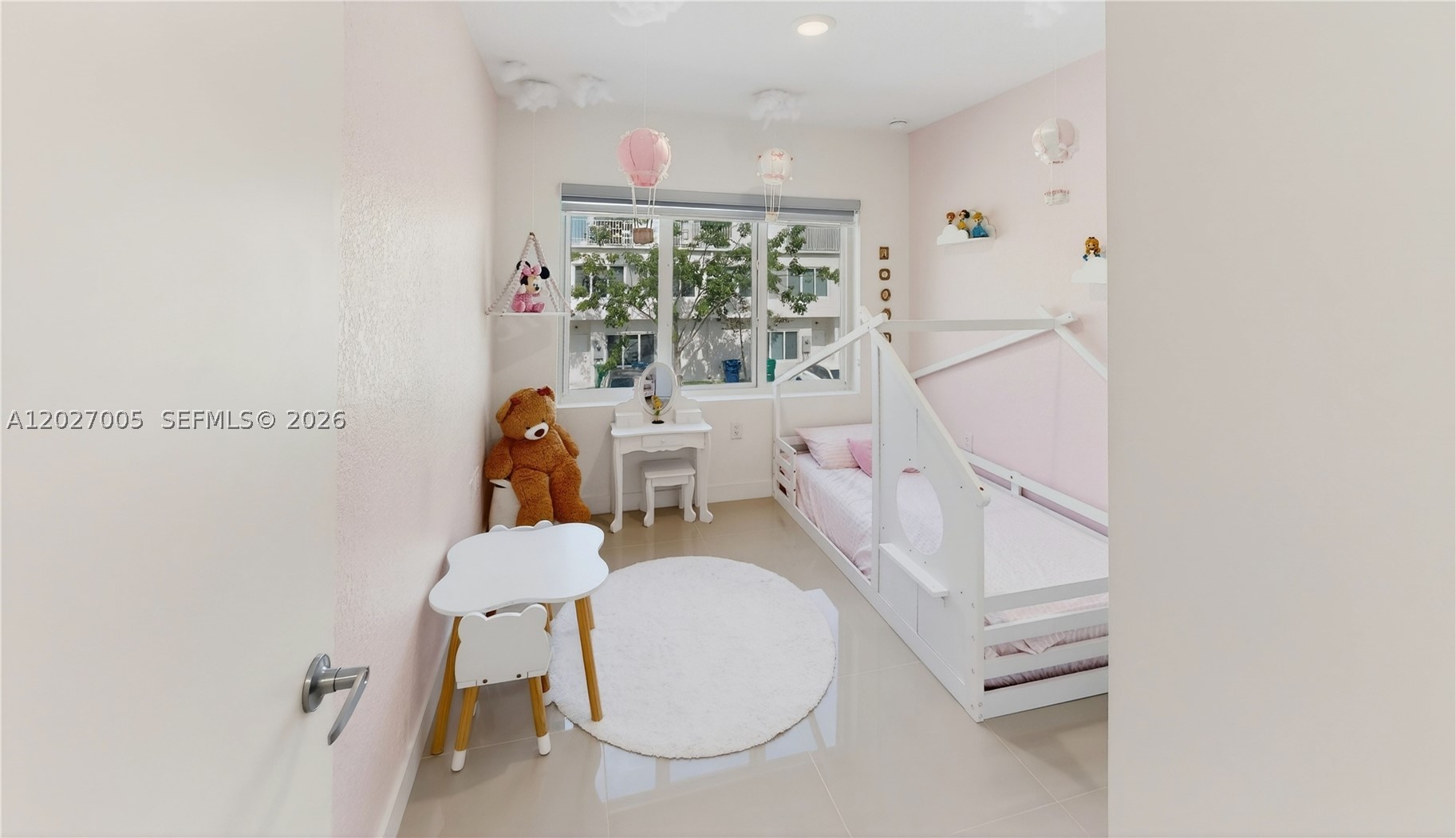 PARADISE ONE - Residential