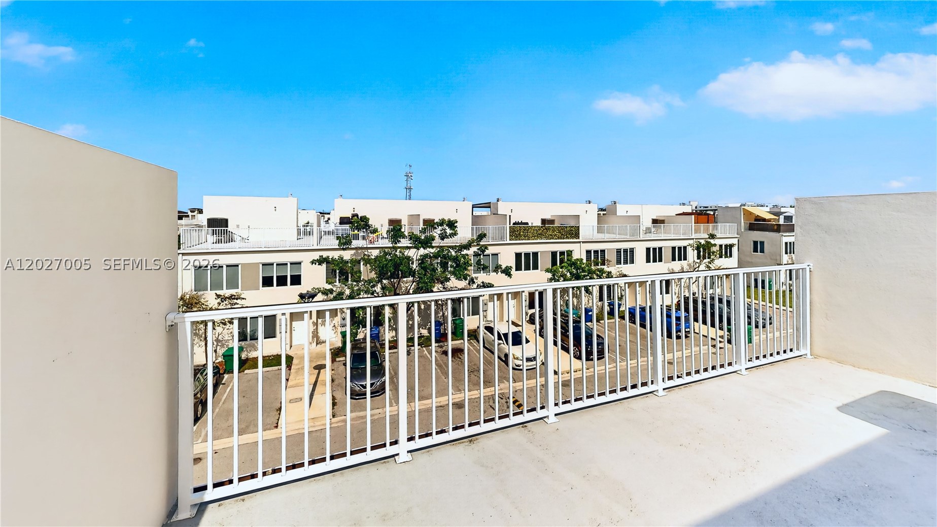 PARADISE ONE - Residential
