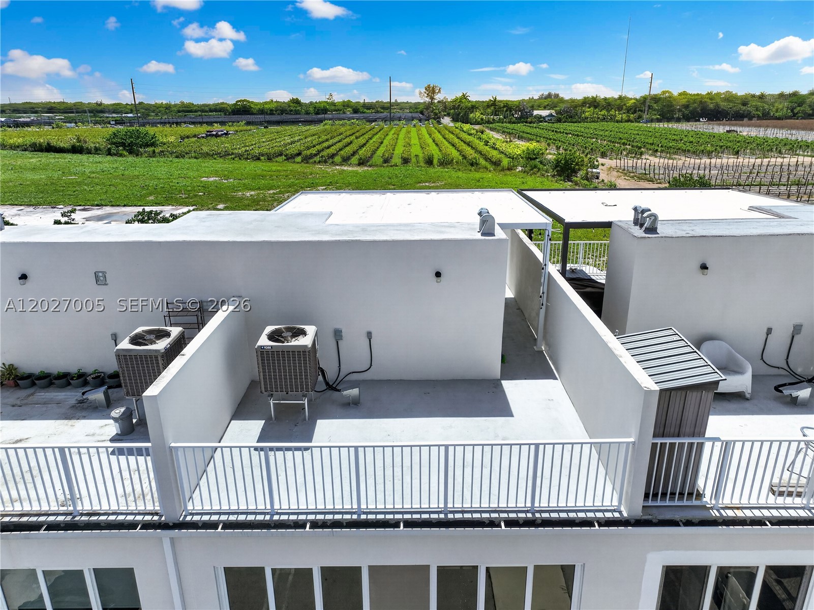 PARADISE ONE - Residential